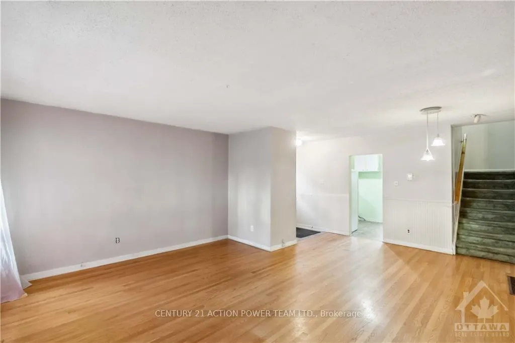 Photo 8 of 813 Maplewood Avenue, Ottawa, Queensway Terrace North — HOMEH