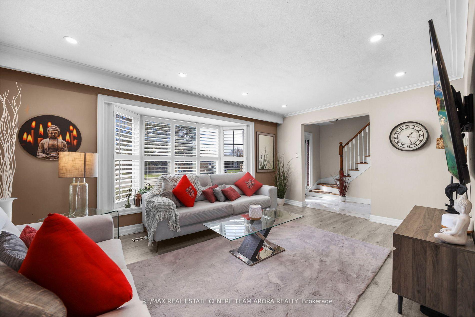 Photo 8 of 41 Caldwell Crescent, Brampton, Brampton East — HOMEH