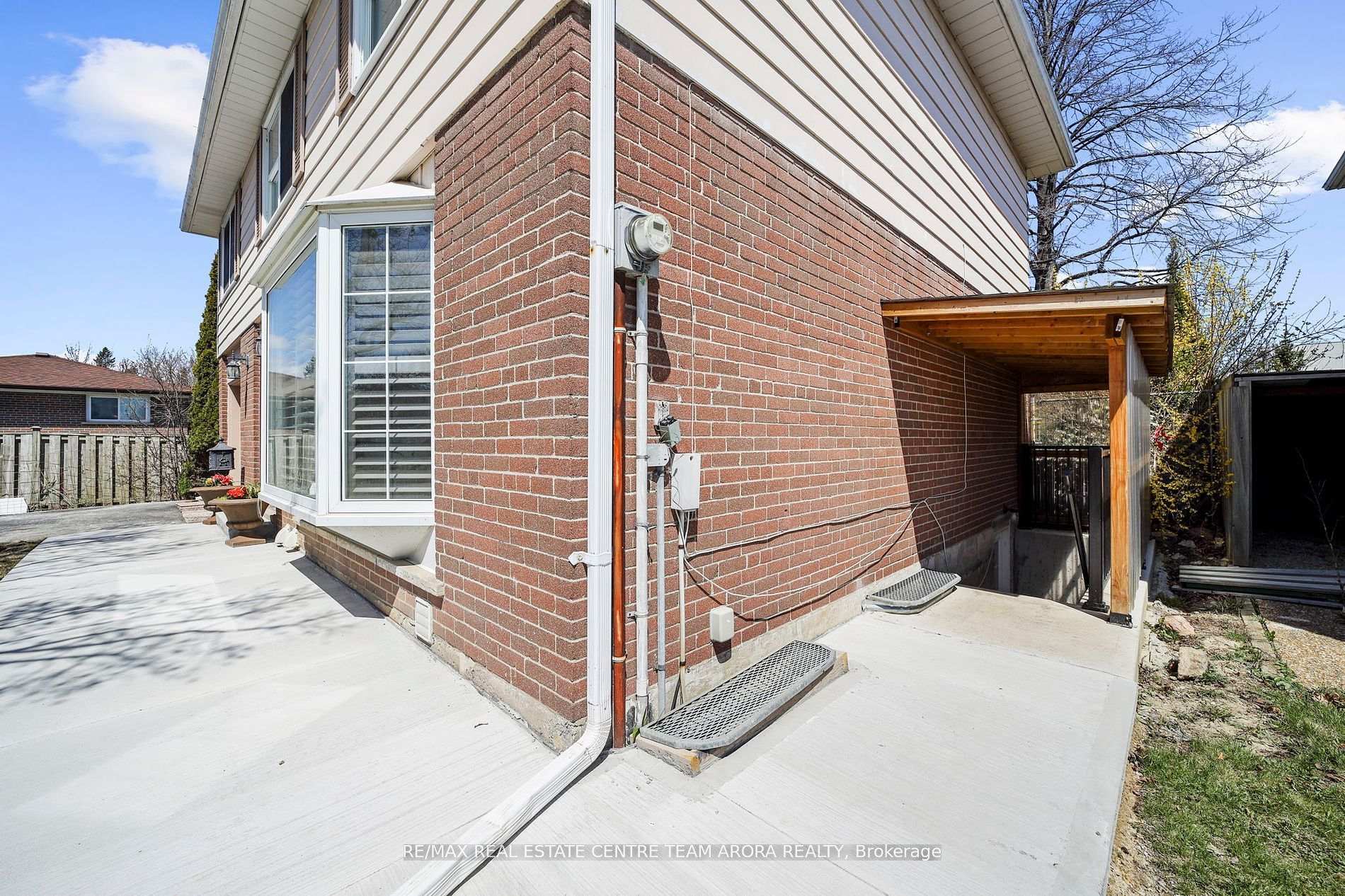 Photo 37 of 41 Caldwell Crescent, Brampton, Brampton East — HOMEH
