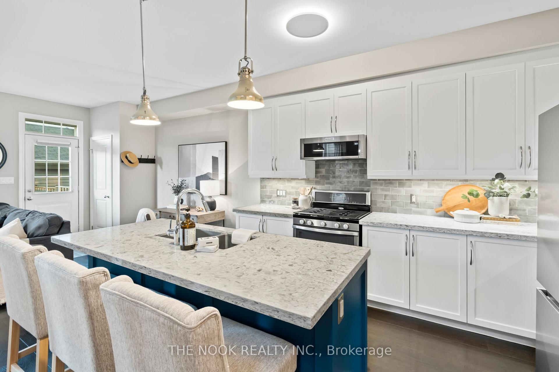 Photo 12 of 23 Ted Miller Crescent, Clarington, Bowmanville — HOMEH