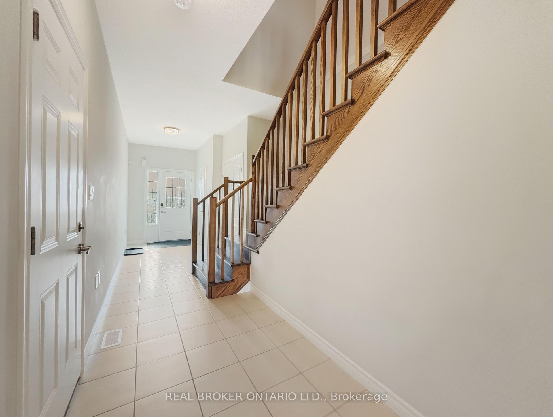 Photo 2 of 69 Lloyd Davies Way, Hamilton, Rural Glanbrook — HOMEH