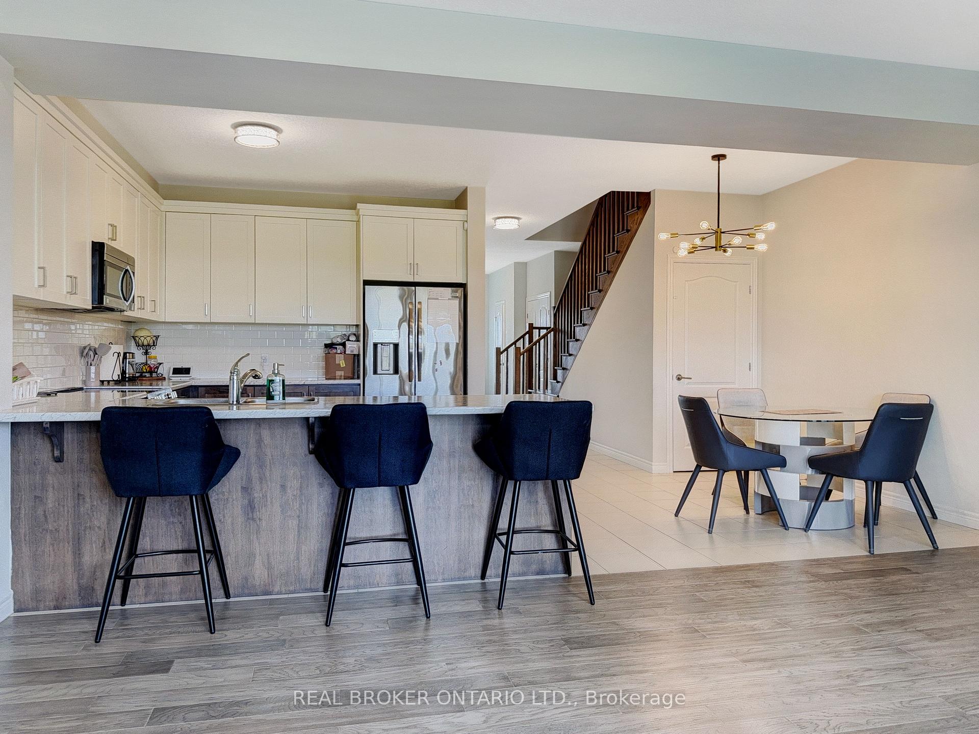 Photo 5 of 69 Lloyd Davies Way, Hamilton, Rural Glanbrook — HOMEH