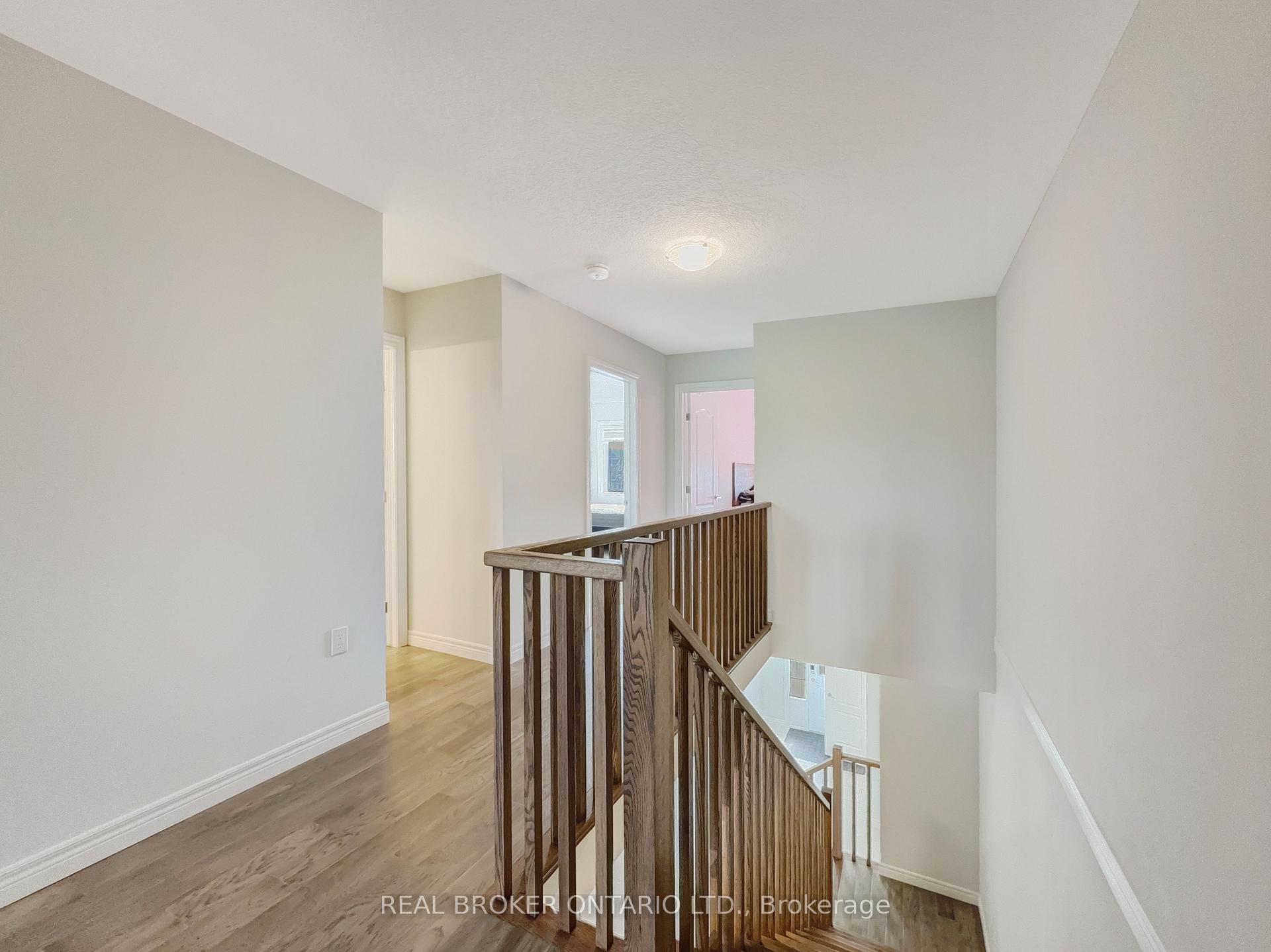 Photo 10 of 69 Lloyd Davies Way, Hamilton, Rural Glanbrook — HOMEH
