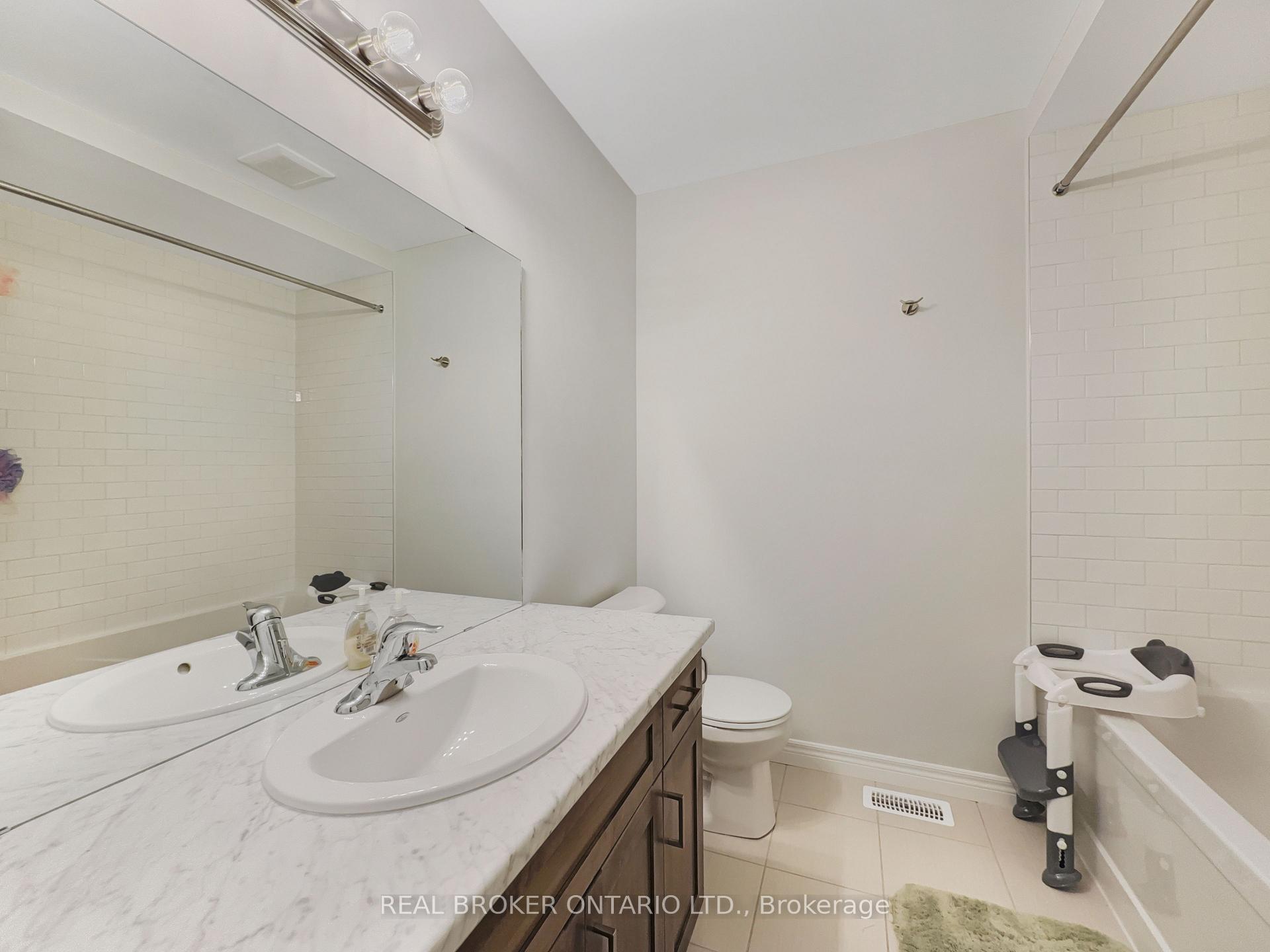 Photo 16 of 69 Lloyd Davies Way, Hamilton, Rural Glanbrook — HOMEH