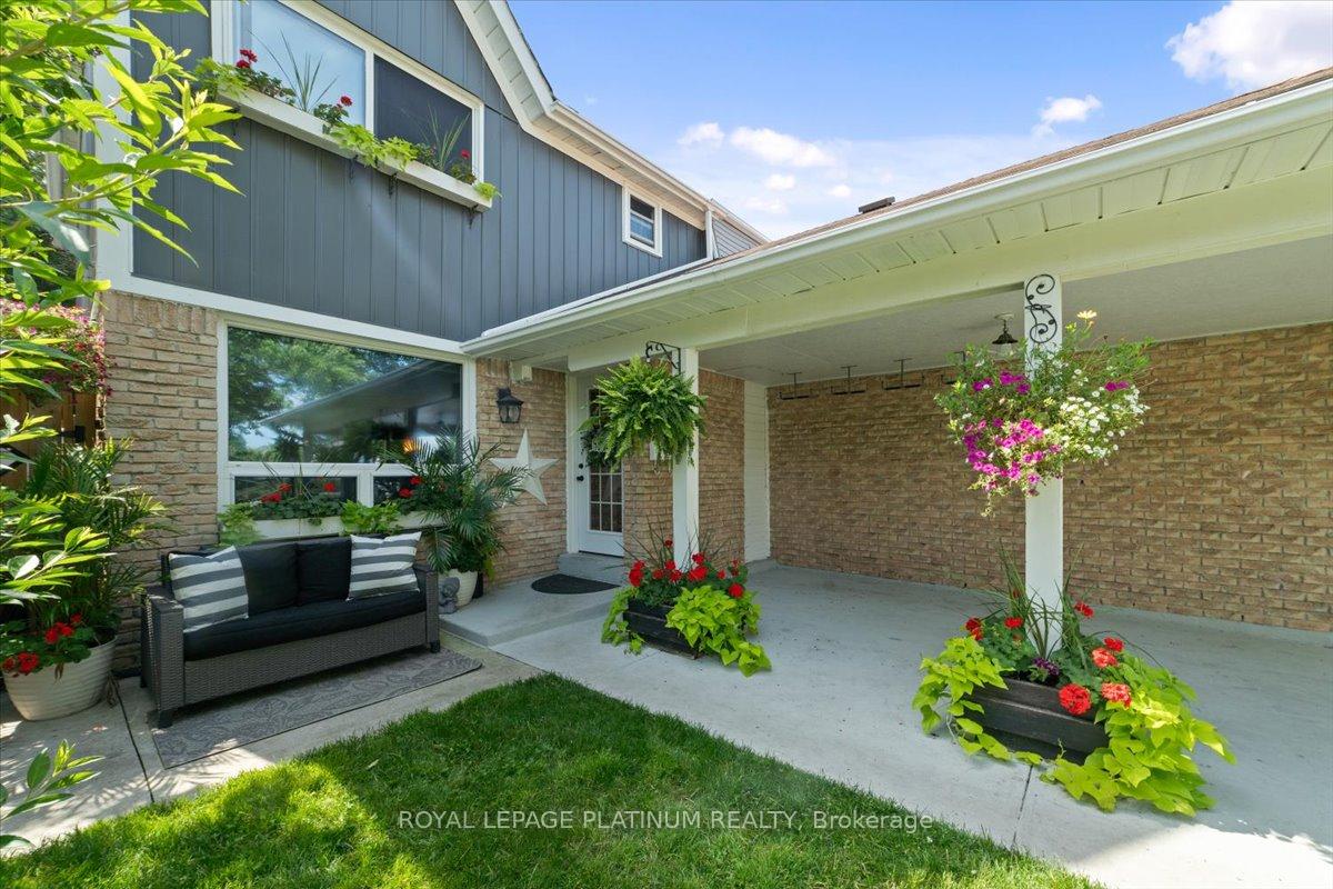 Photo 7 of 93 Elmvale Avenue, Brampton, Heart Lake West — HOMEH
