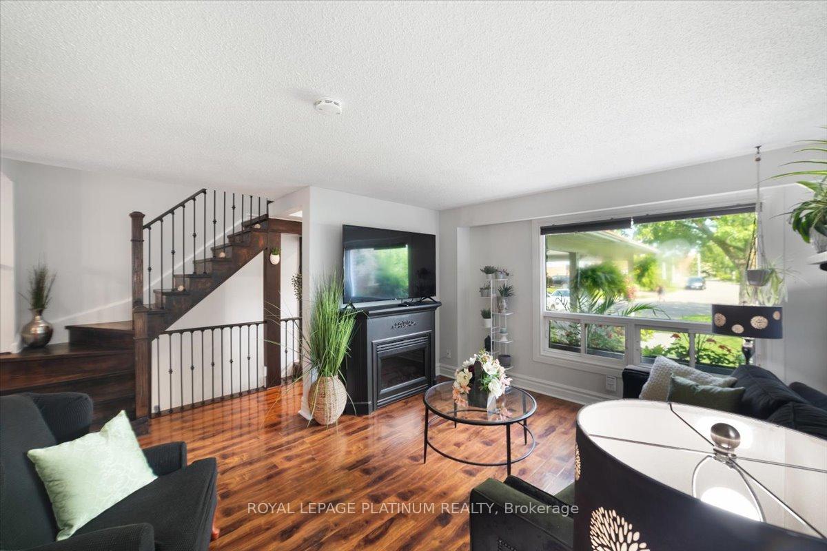 Photo 12 of 93 Elmvale Avenue, Brampton, Heart Lake West — HOMEH