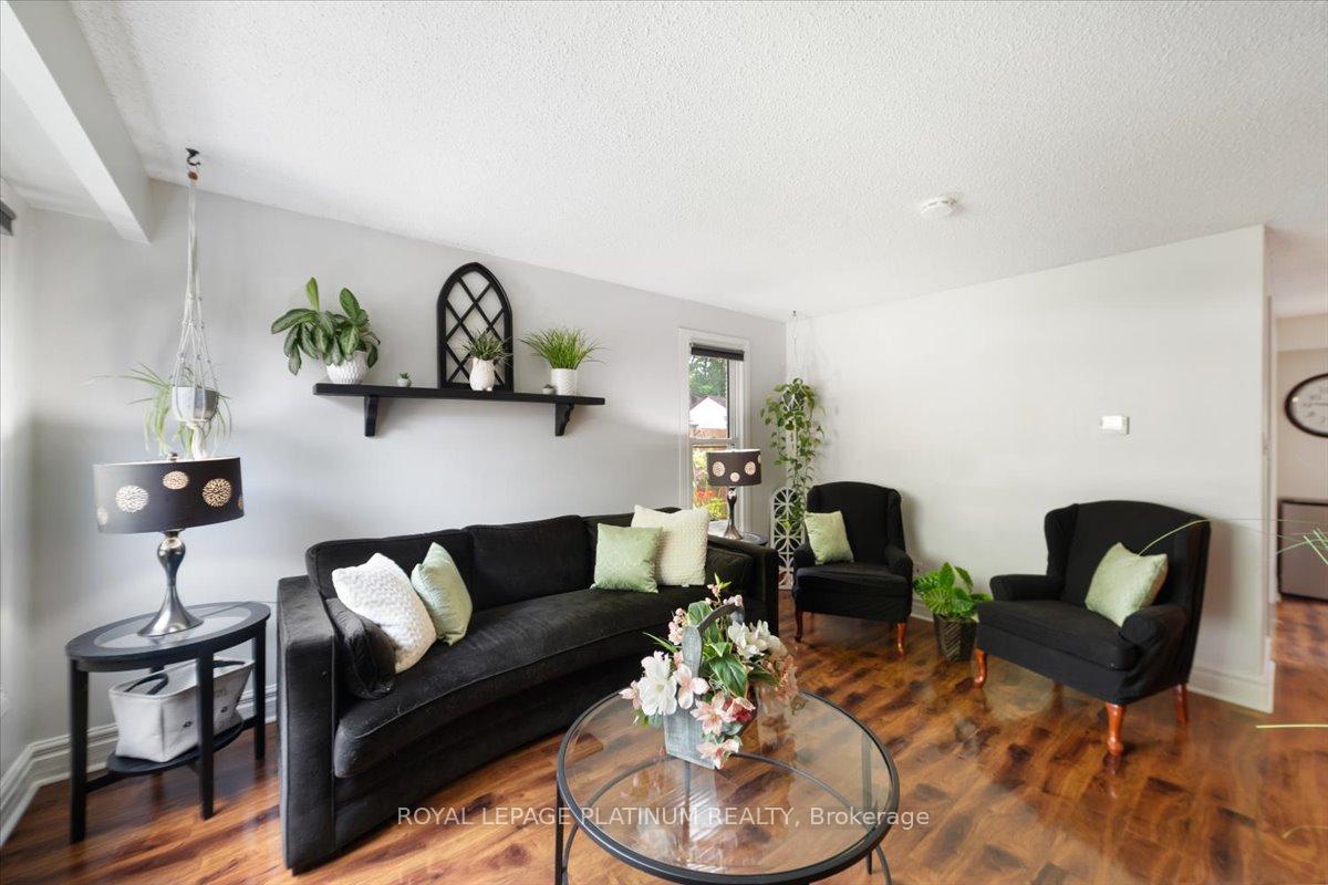 Photo 14 of 93 Elmvale Avenue, Brampton, Heart Lake West — HOMEH