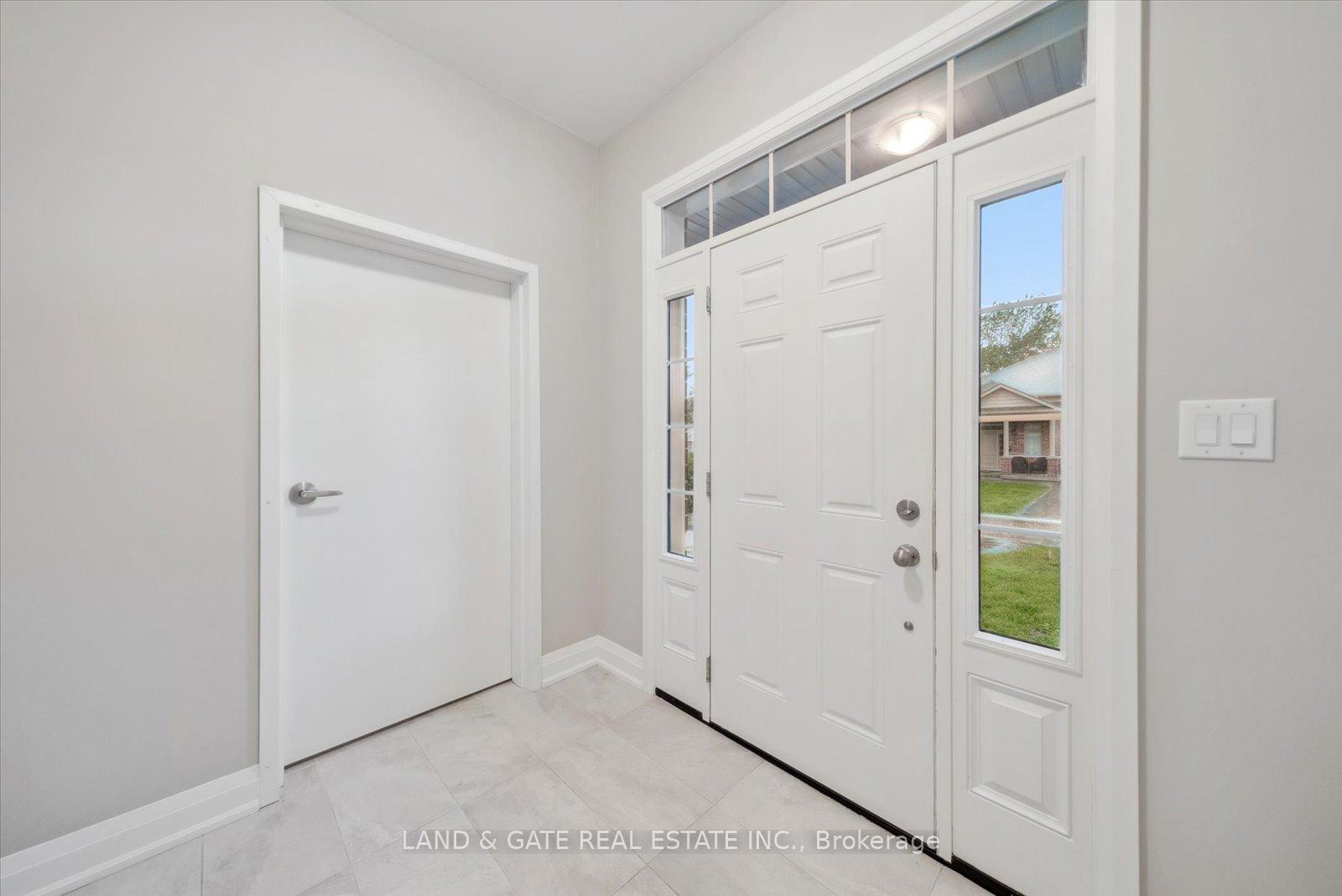 Photo 6 of 74 Lambs Lane, Clarington, Bowmanville — HOMEH