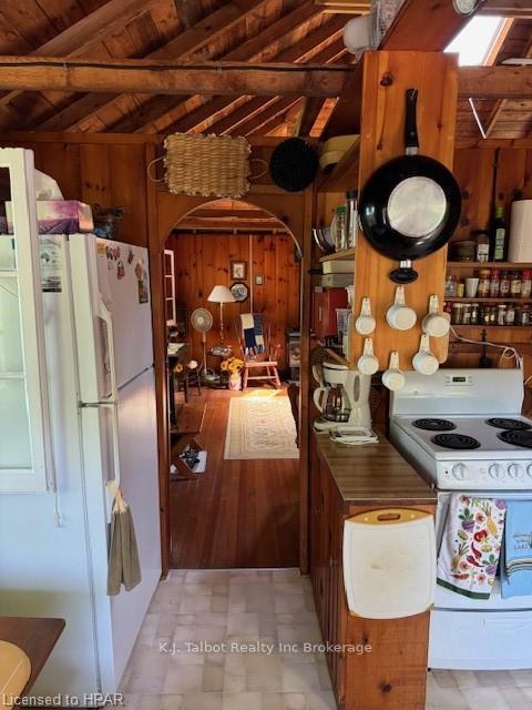 Photo 4 of 75537 Elliot St, Bluewater, Bayfield — HOMEH