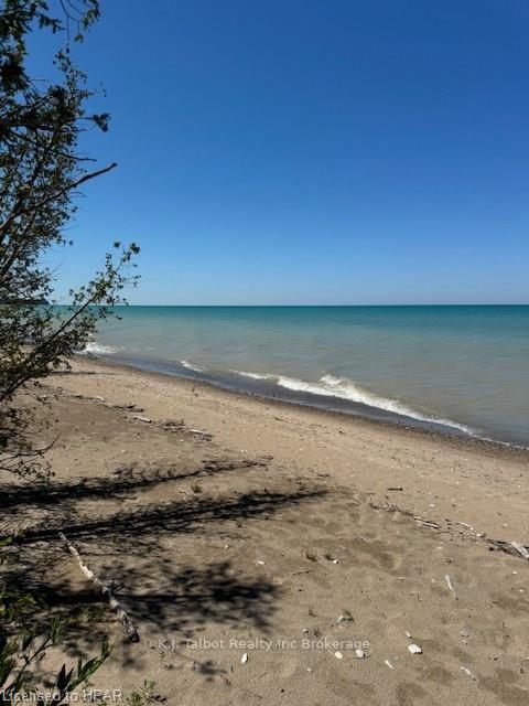 Photo 12 of 75537 Elliot St, Bluewater, Bayfield — HOMEH