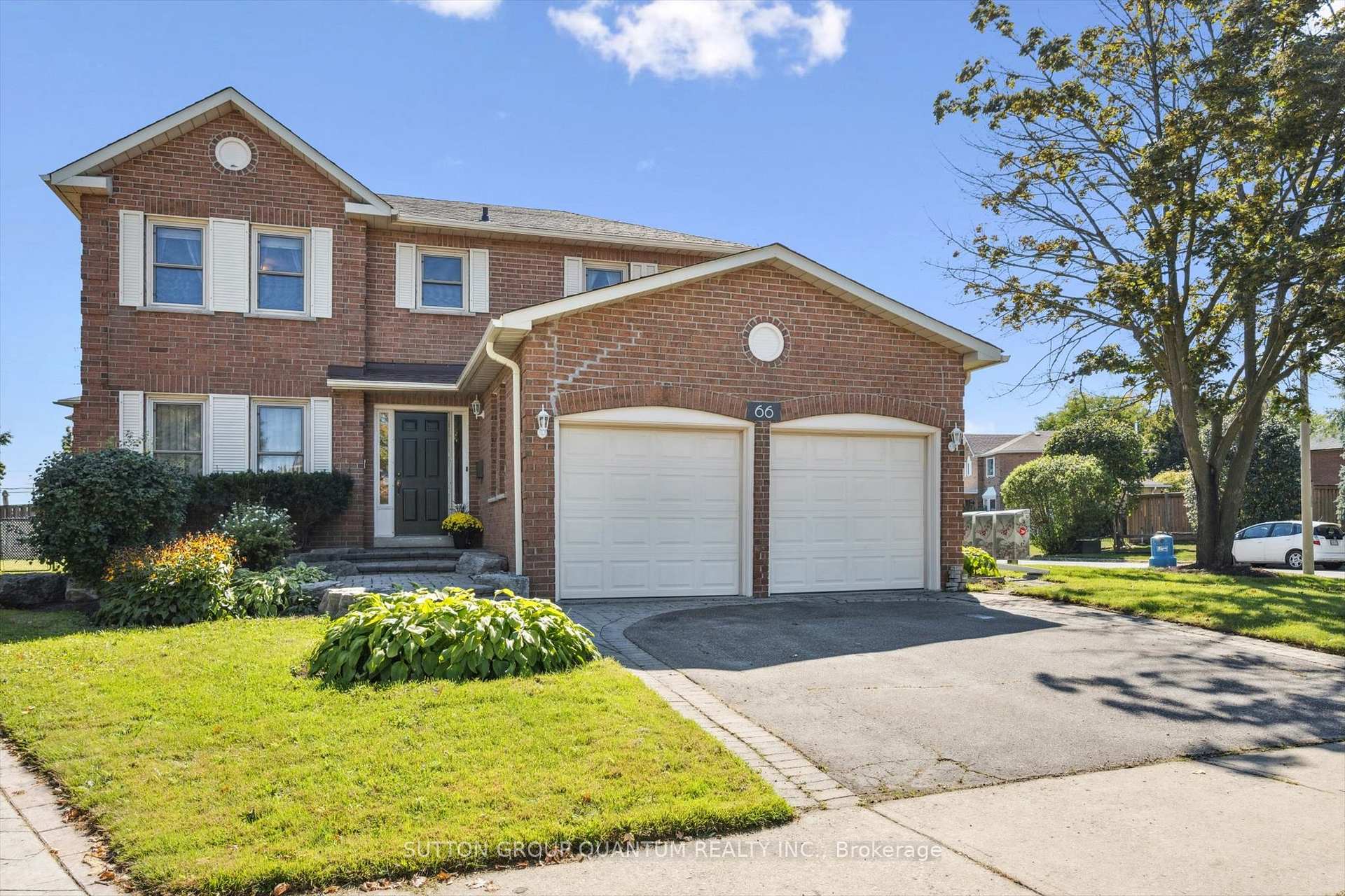 Photo 2 of 66 Corkett Drive, Brampton, Northwood Park — HOMEH