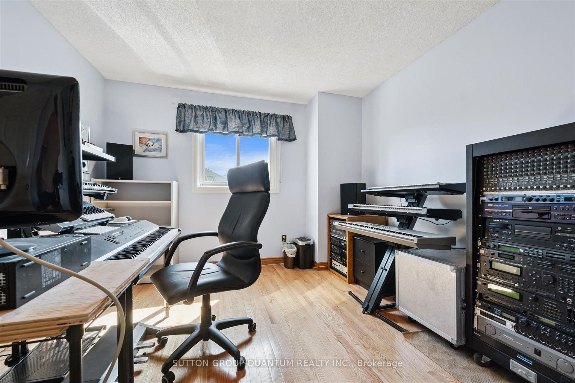 Photo 17 of 66 Corkett Drive, Brampton, Northwood Park — HOMEH