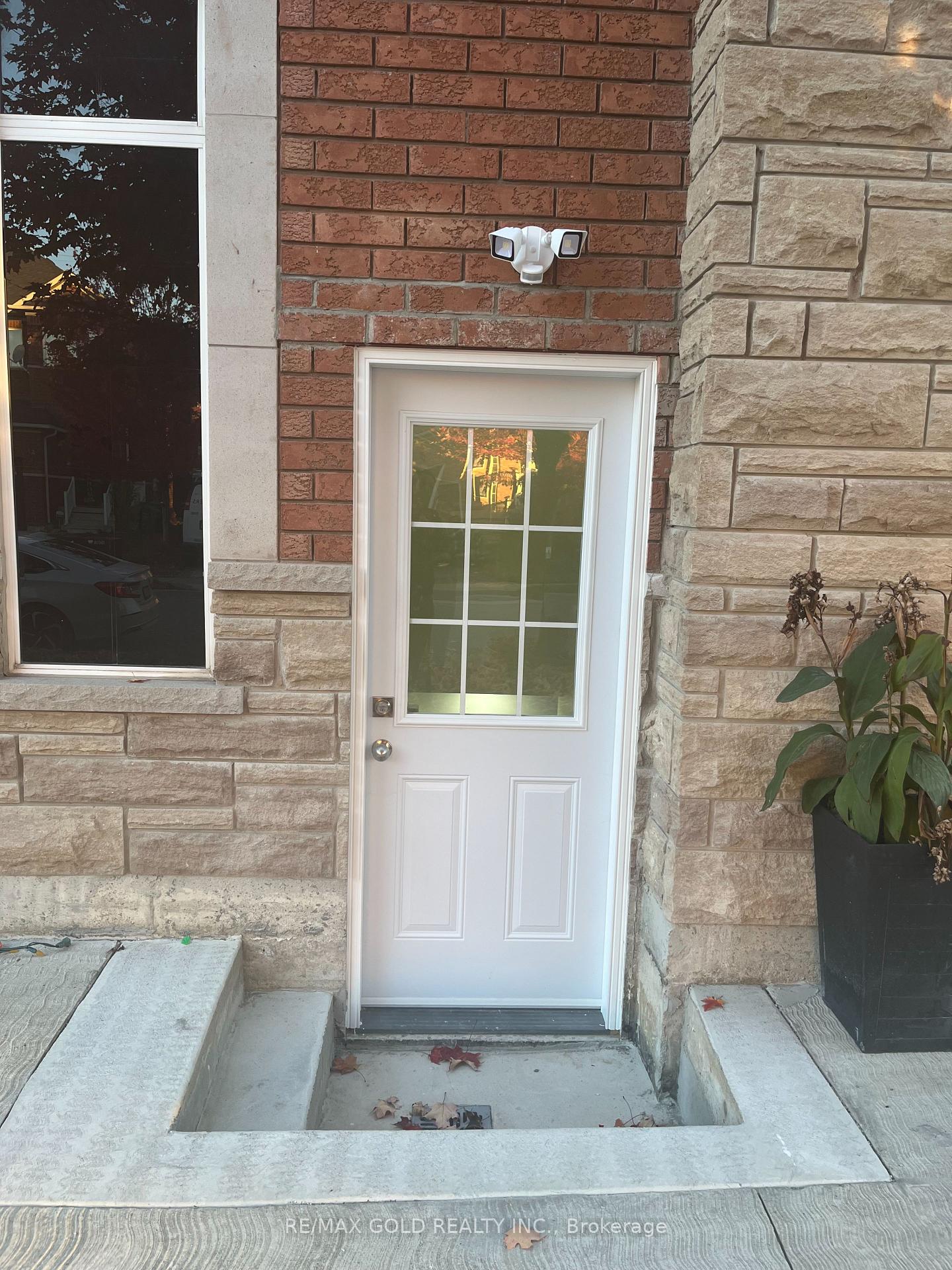 Photo 2 of 28 Clearjoy Street, Brampton, Madoc — HOMEH