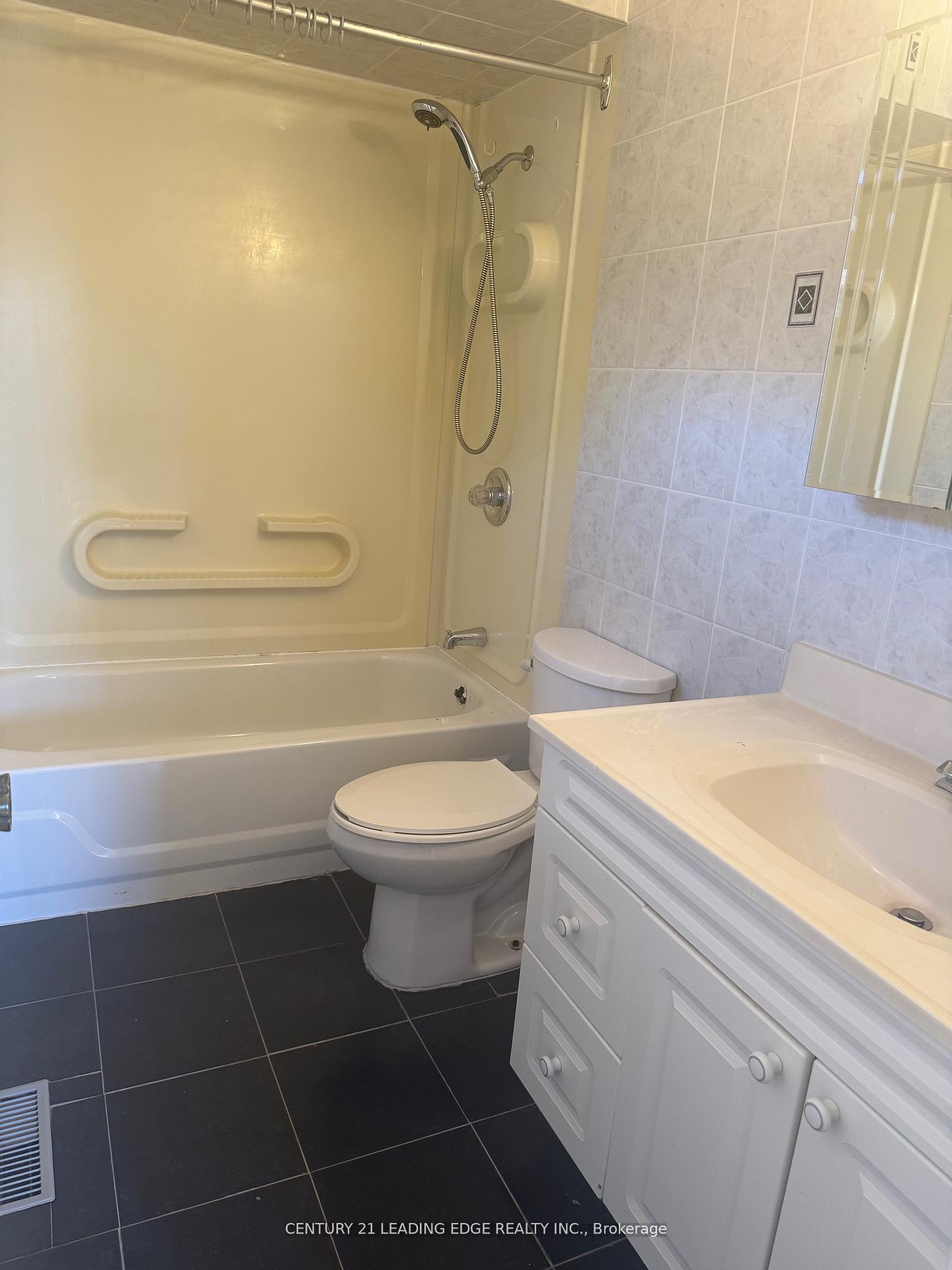 Photo 18 of 434 Rutherford Road N, Brampton, Madoc — HOMEH