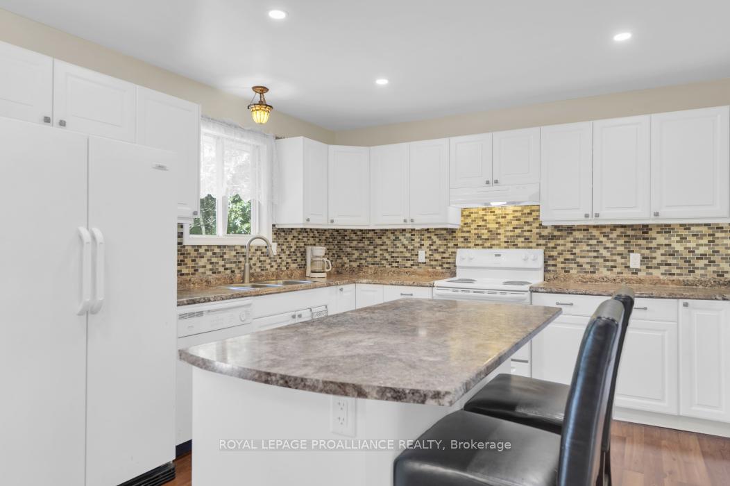 Photo 13 of 1115 Wintergreen Road, Frontenac, Frontenac North — HOMEH