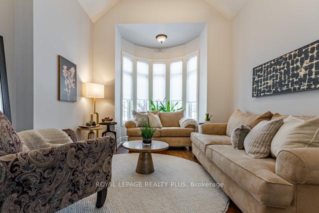 Photo 8 of 11 Treeview Crescent, Caledon, Rural Caledon — HOMEH