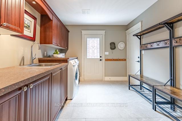 Photo 10 of 11 Treeview Crescent, Caledon, Rural Caledon — HOMEH