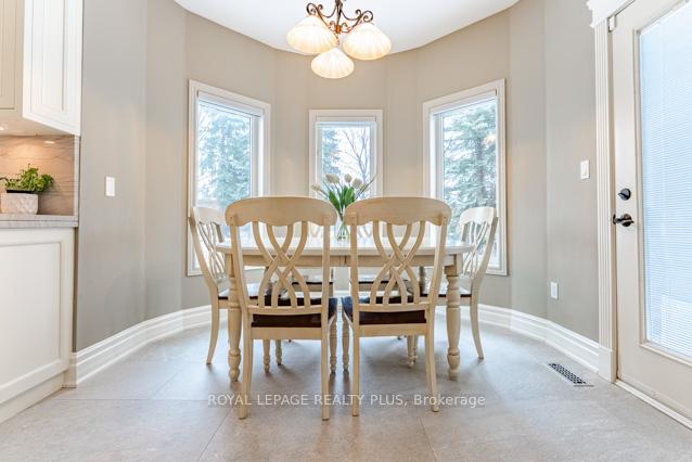 Photo 23 of 11 Treeview Crescent, Caledon, Rural Caledon — HOMEH