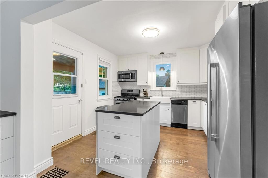Photo 10 of 680 Woodburn Road, Hamilton, Woodburn — HOMEH