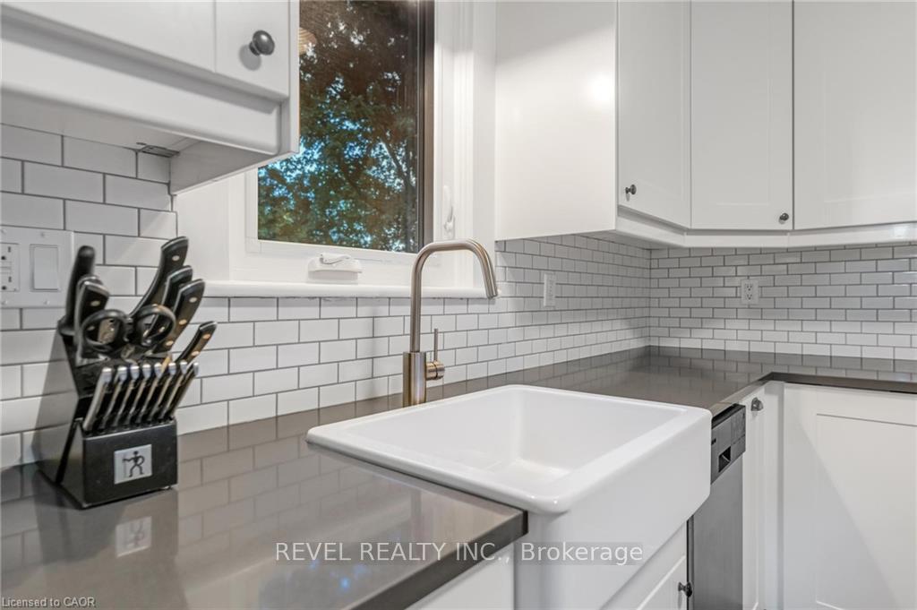 Photo 13 of 680 Woodburn Road, Hamilton, Woodburn — HOMEH