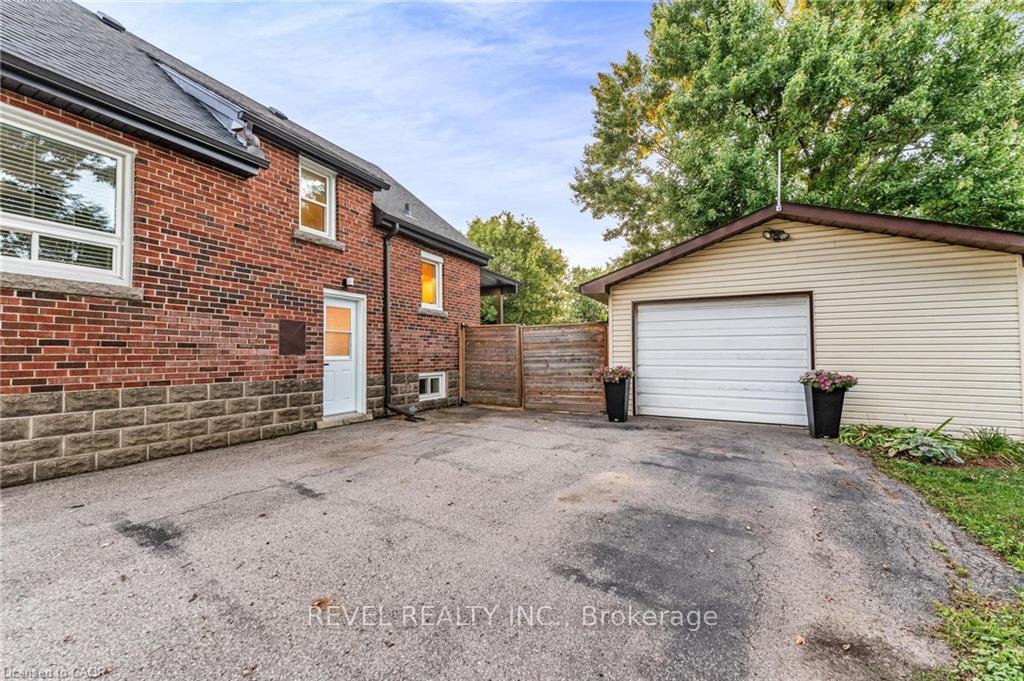 Photo 30 of 680 Woodburn Road, Hamilton, Woodburn — HOMEH