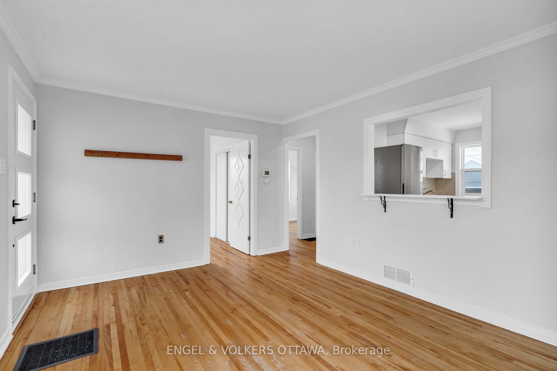 Photo 4 of 141 Crerar Avenue, Ottawa, Carlington — HOMEH