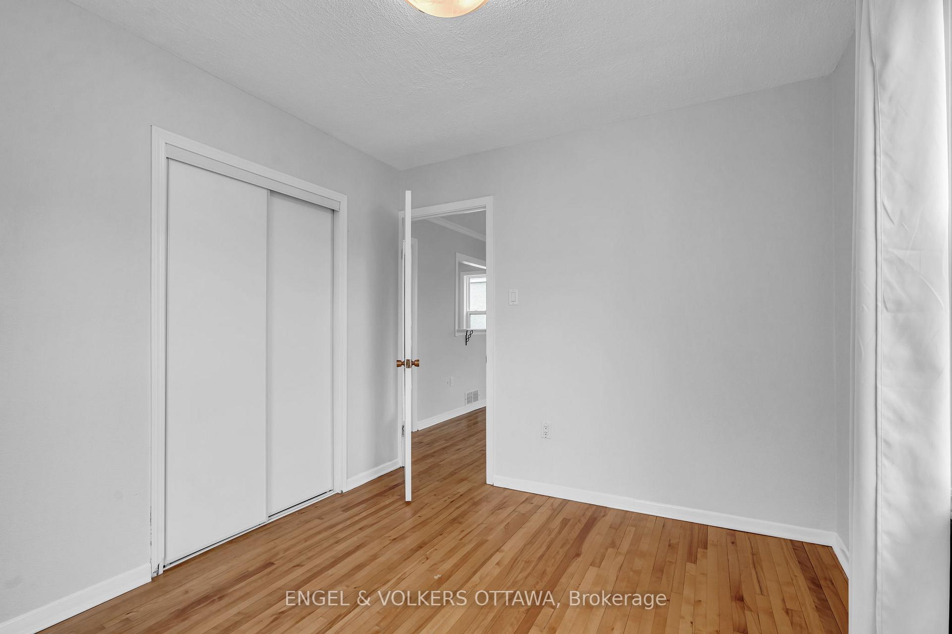 Photo 10 of 141 Crerar Avenue, Ottawa, Carlington — HOMEH