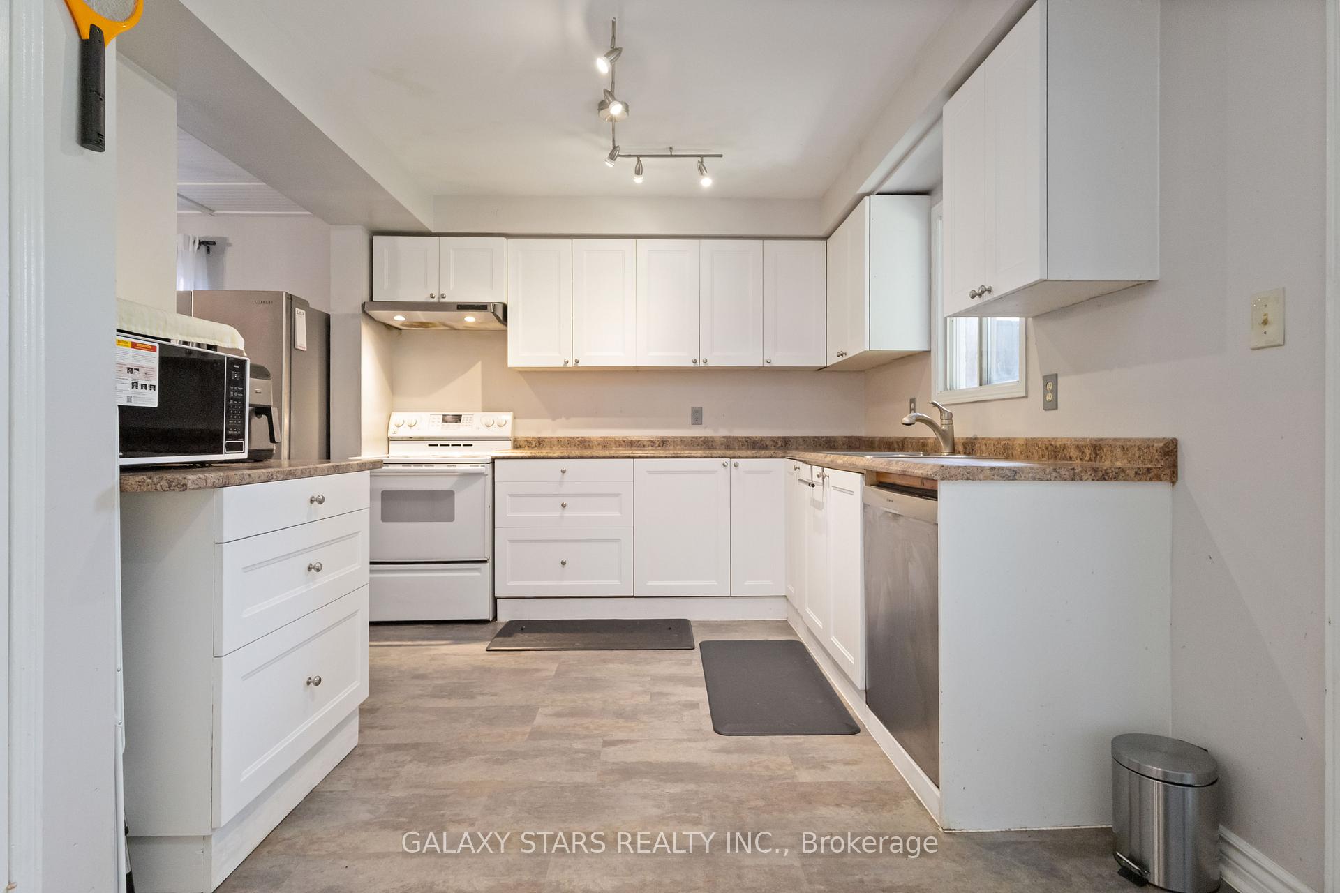 Photo 10 of 119 Sullivan Drive, Ajax, Central — HOMEH