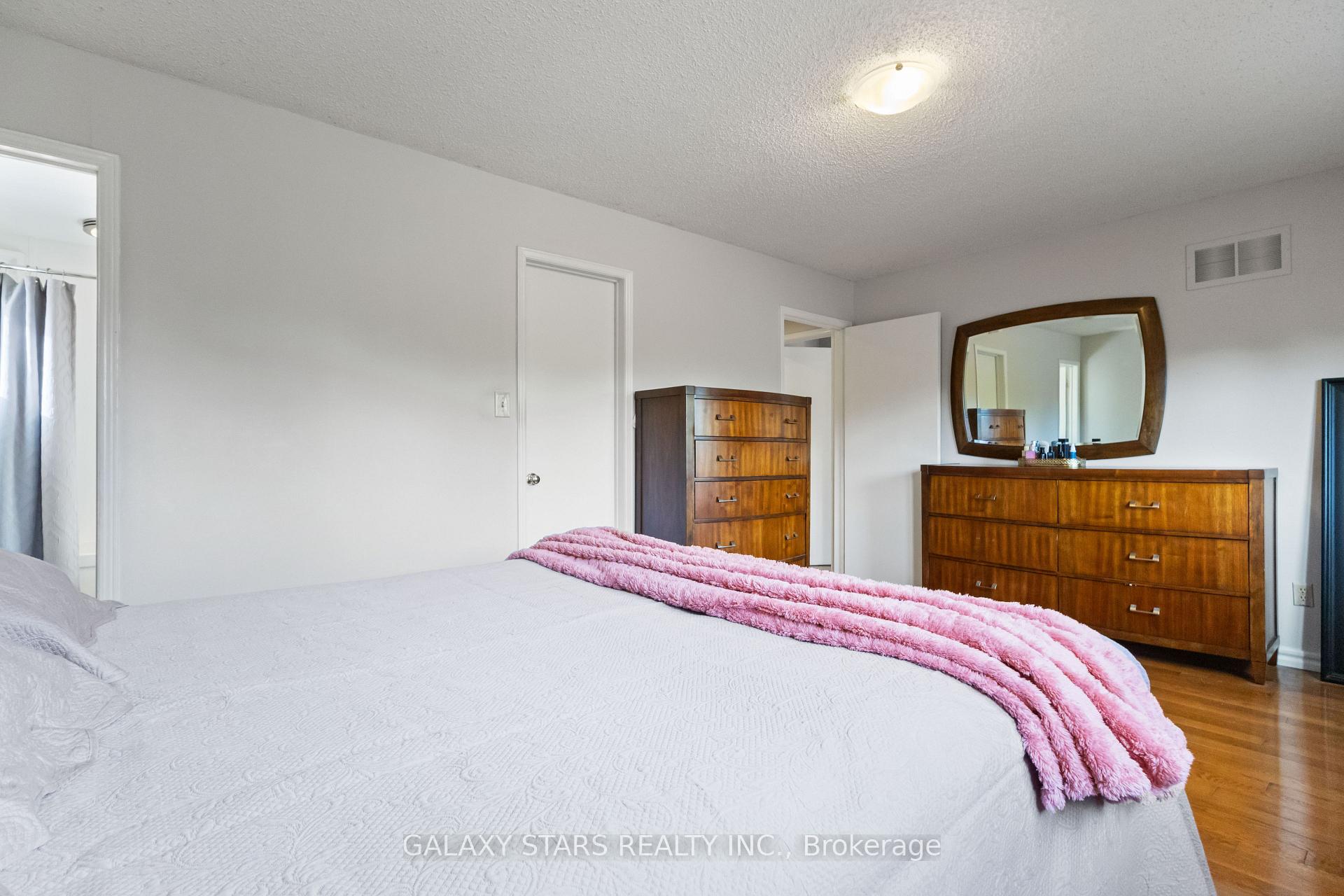 Photo 25 of 119 Sullivan Drive, Ajax, Central — HOMEH