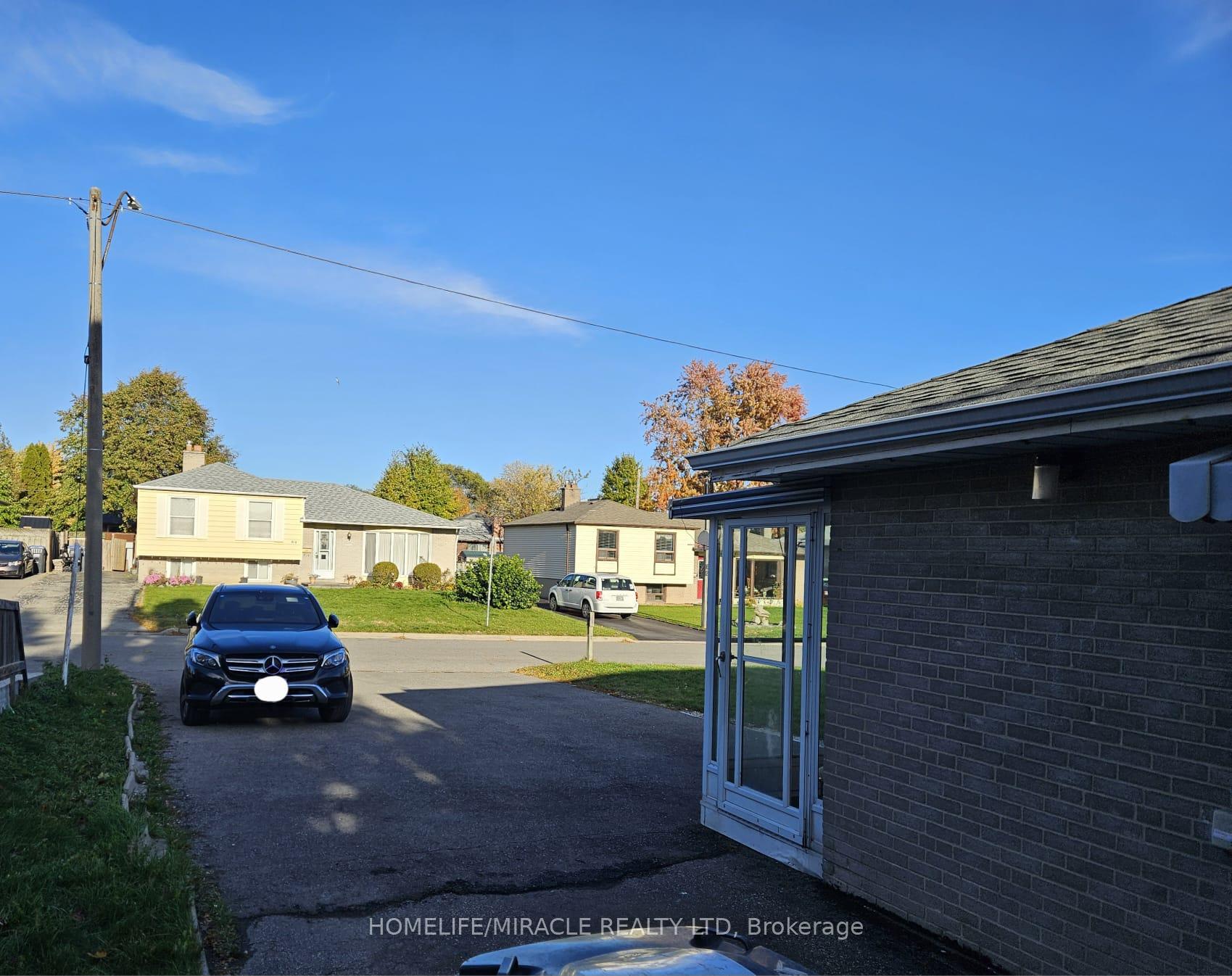 Photo 2 of Unit Basement, 89 Aloma Crescent, Brampton, Avondale — HOMEH