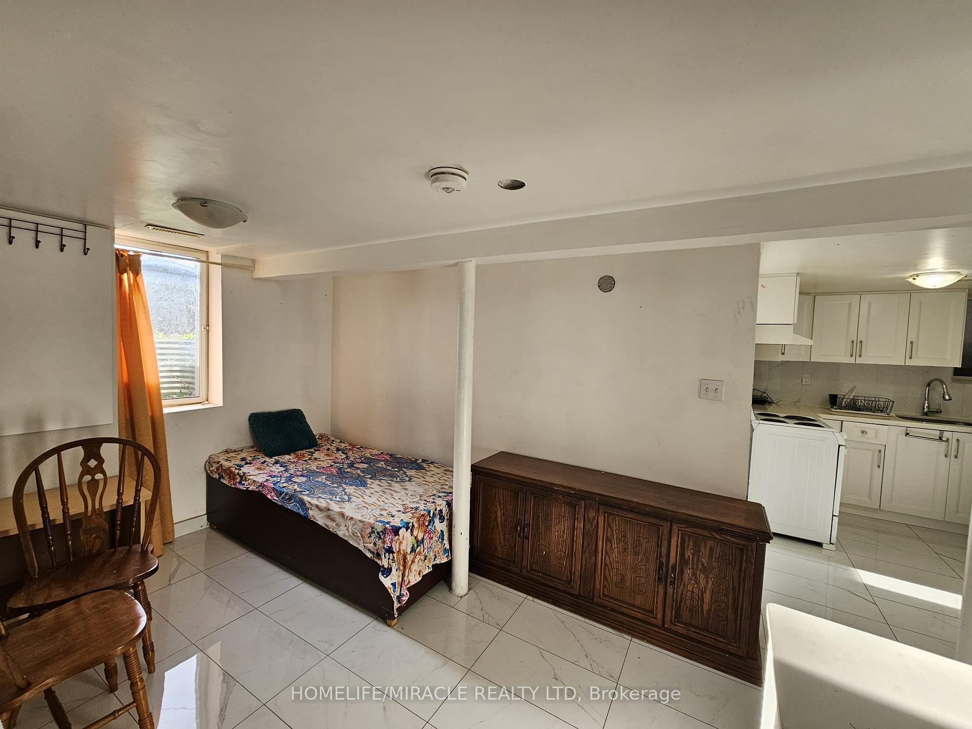 Photo 6 of Unit Basement, 89 Aloma Crescent, Brampton, Avondale — HOMEH