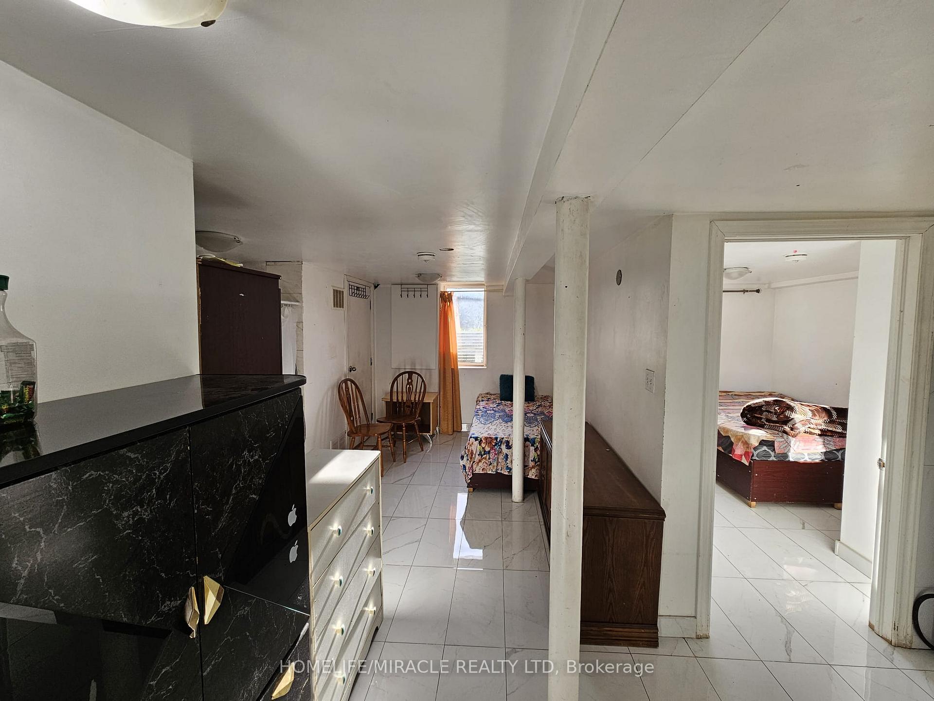 Photo 7 of Unit Basement, 89 Aloma Crescent, Brampton, Avondale — HOMEH