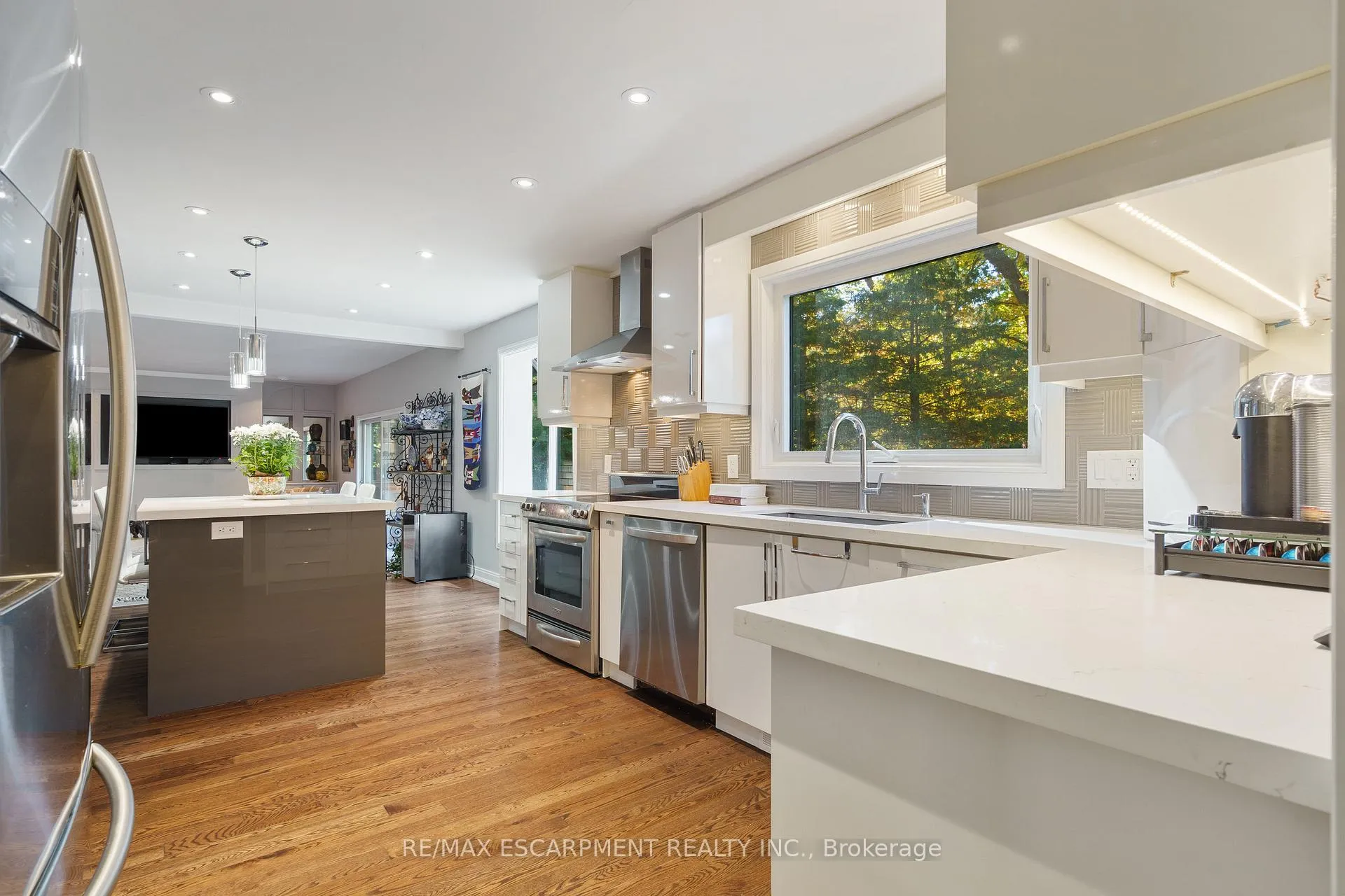 Photo 13 of 75 Terrace Drive, Hamilton, Dundas — HOMEH