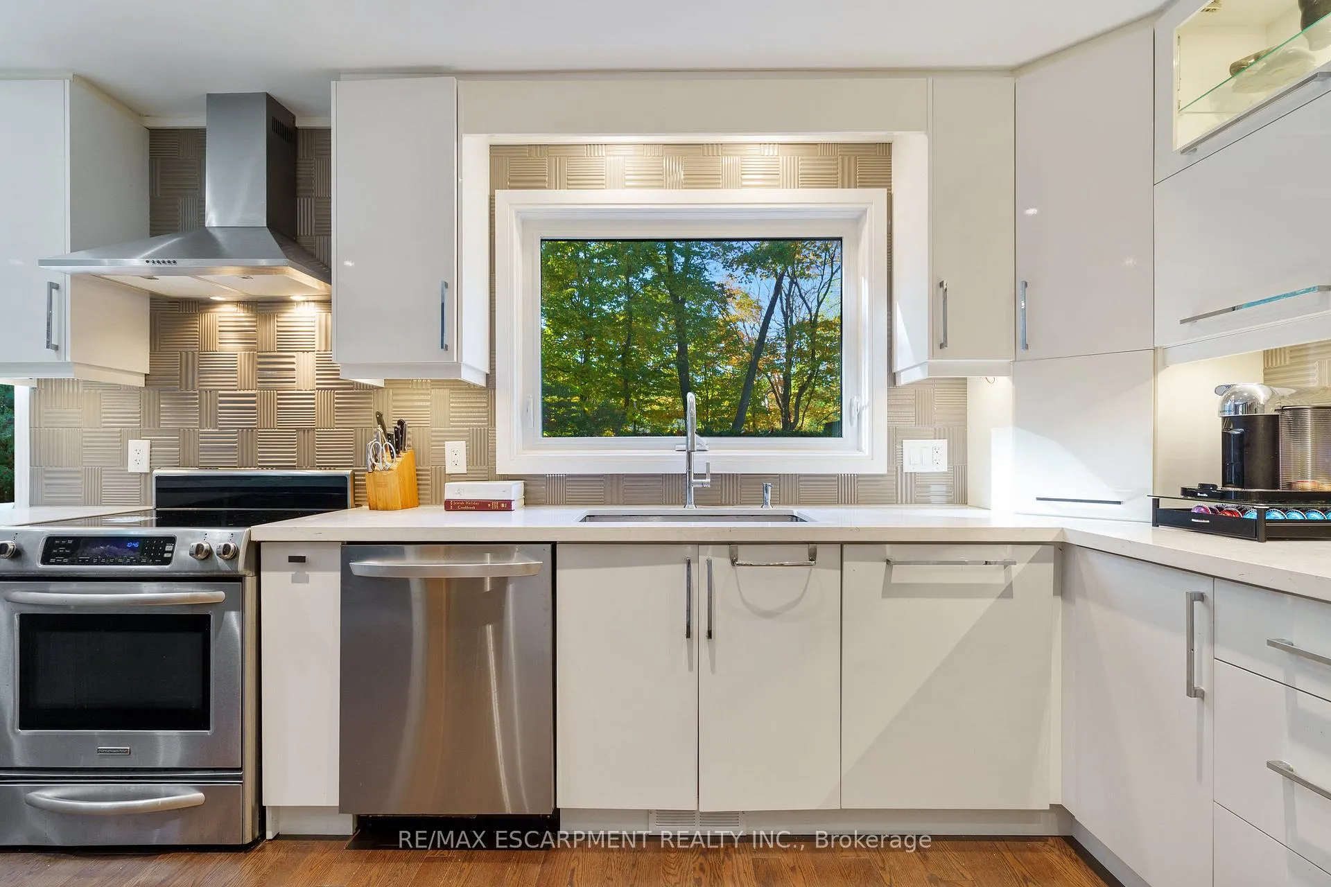 Photo 16 of 75 Terrace Drive, Hamilton, Dundas — HOMEH
