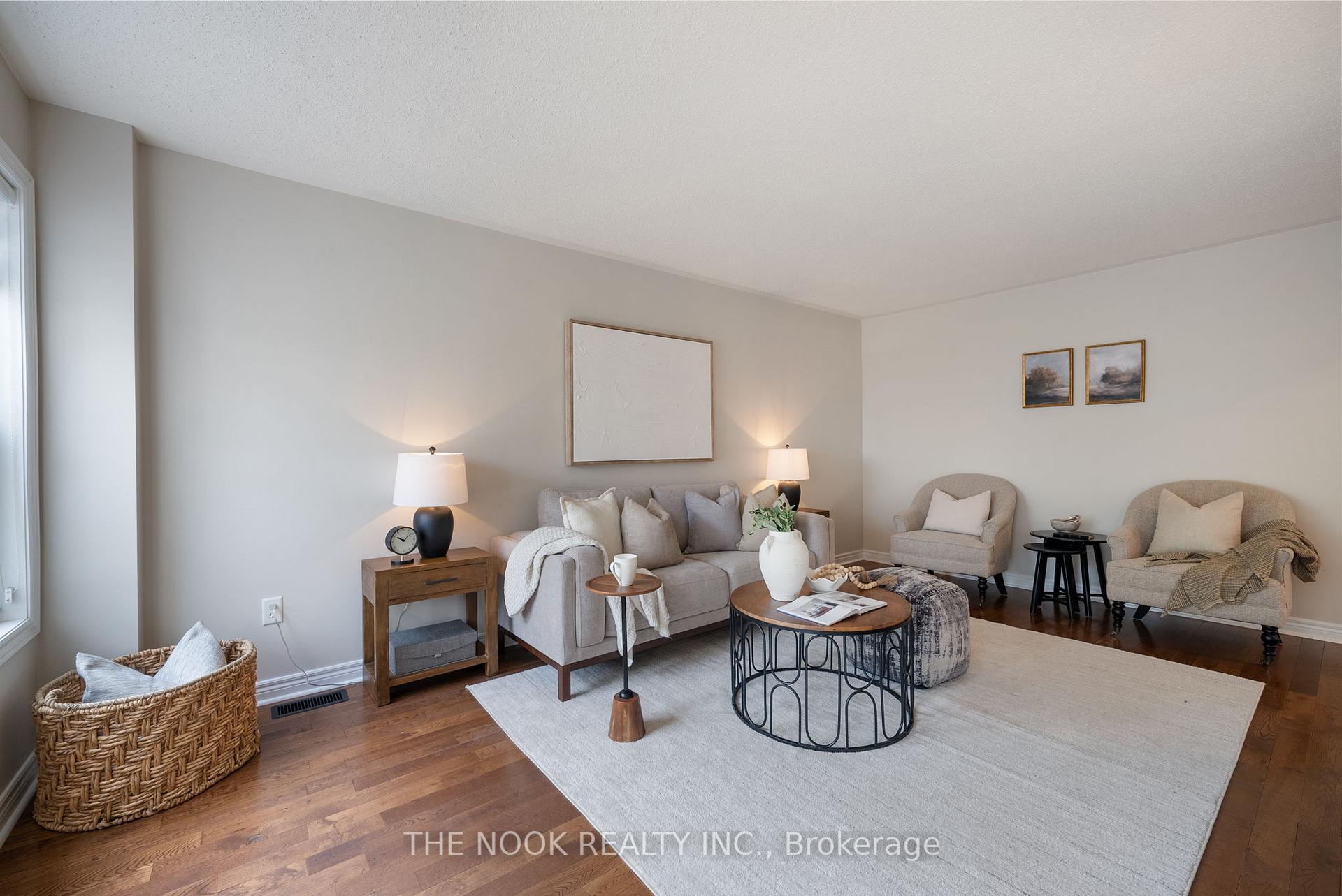 Photo 13 of 117 Dadson Drive, Clarington, Bowmanville — HOMEH