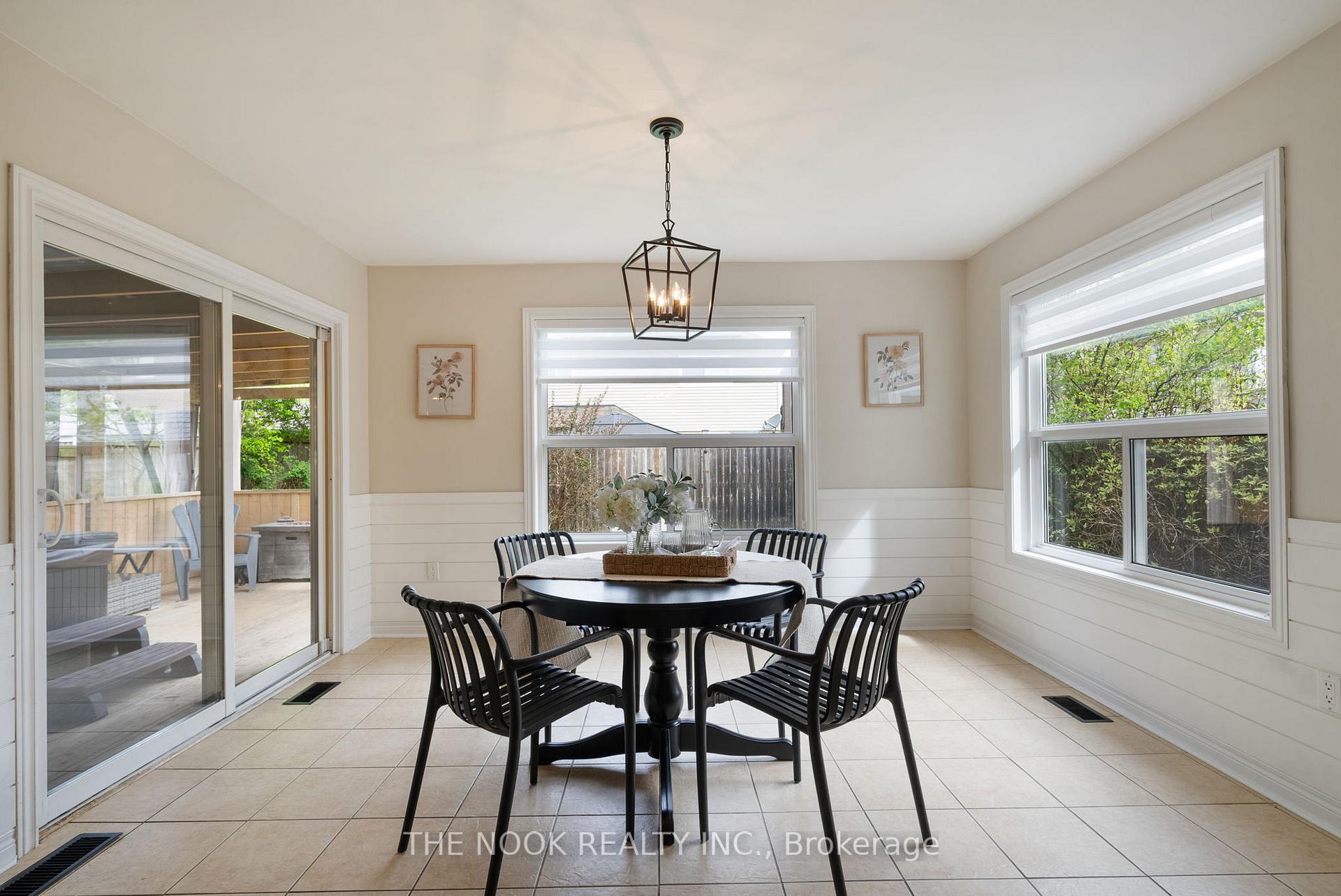 Photo 15 of 117 Dadson Drive, Clarington, Bowmanville — HOMEH