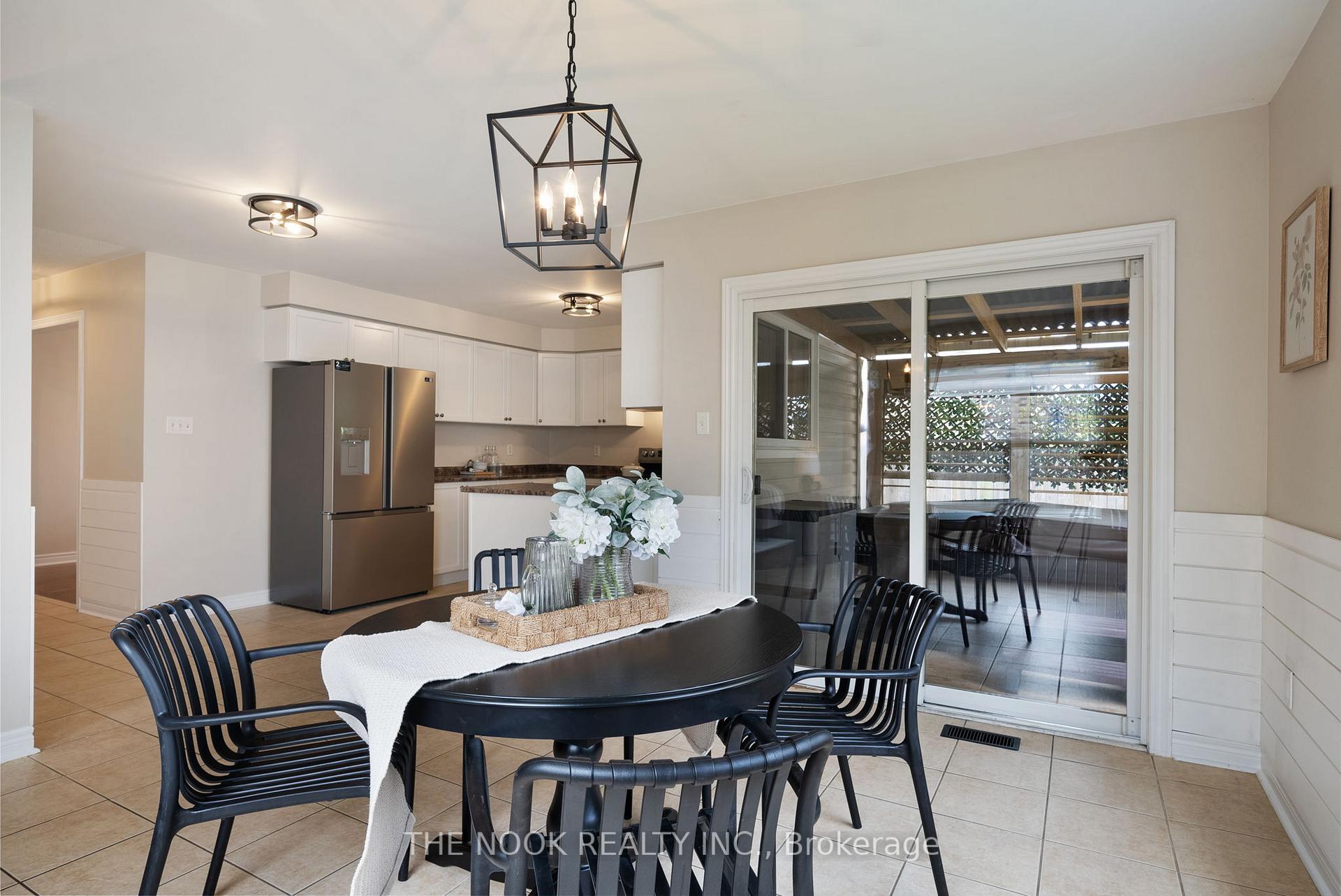 Photo 16 of 117 Dadson Drive, Clarington, Bowmanville — HOMEH