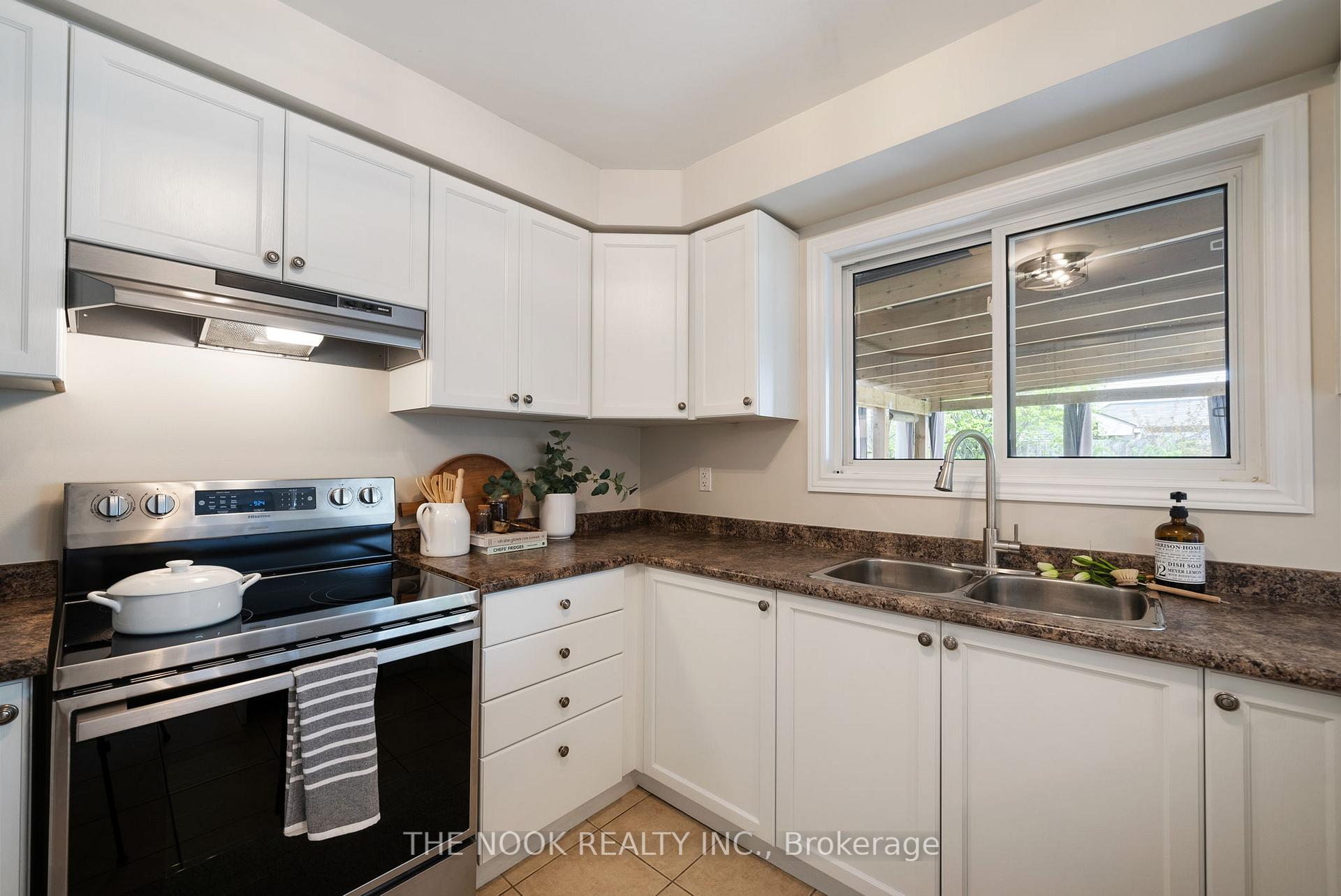 Photo 19 of 117 Dadson Drive, Clarington, Bowmanville — HOMEH