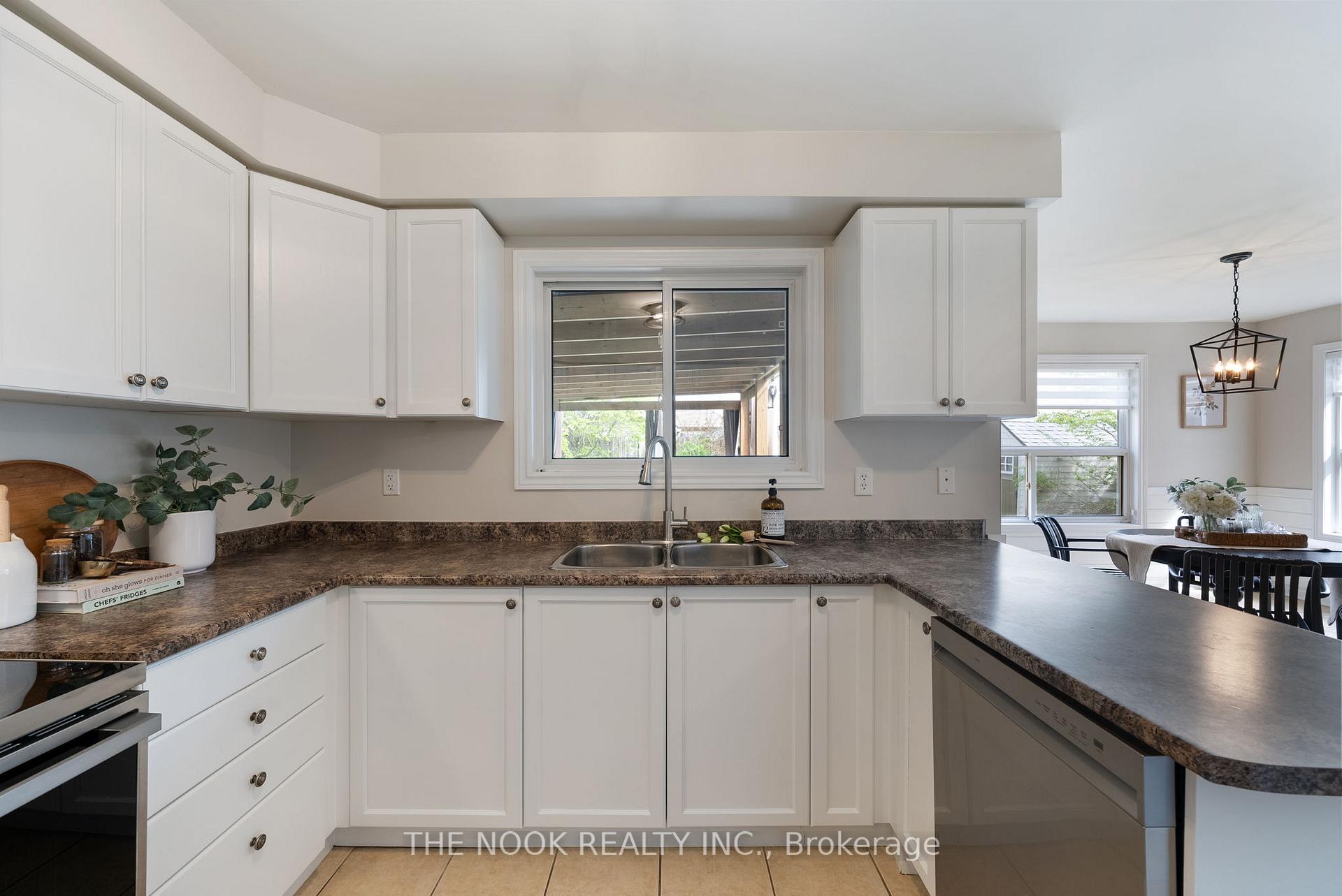 Photo 20 of 117 Dadson Drive, Clarington, Bowmanville — HOMEH