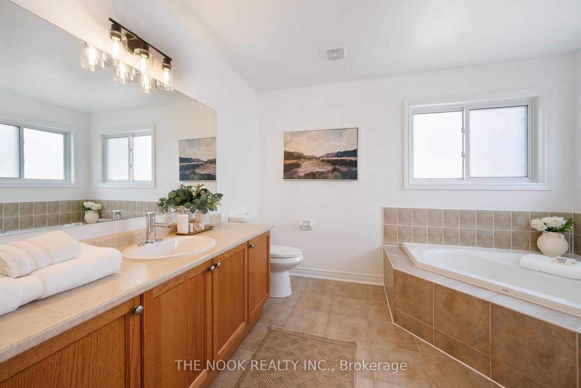 Photo 25 of 117 Dadson Drive, Clarington, Bowmanville — HOMEH