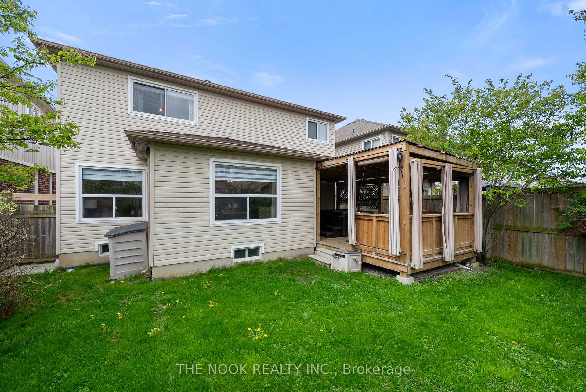Photo 43 of 117 Dadson Drive, Clarington, Bowmanville — HOMEH