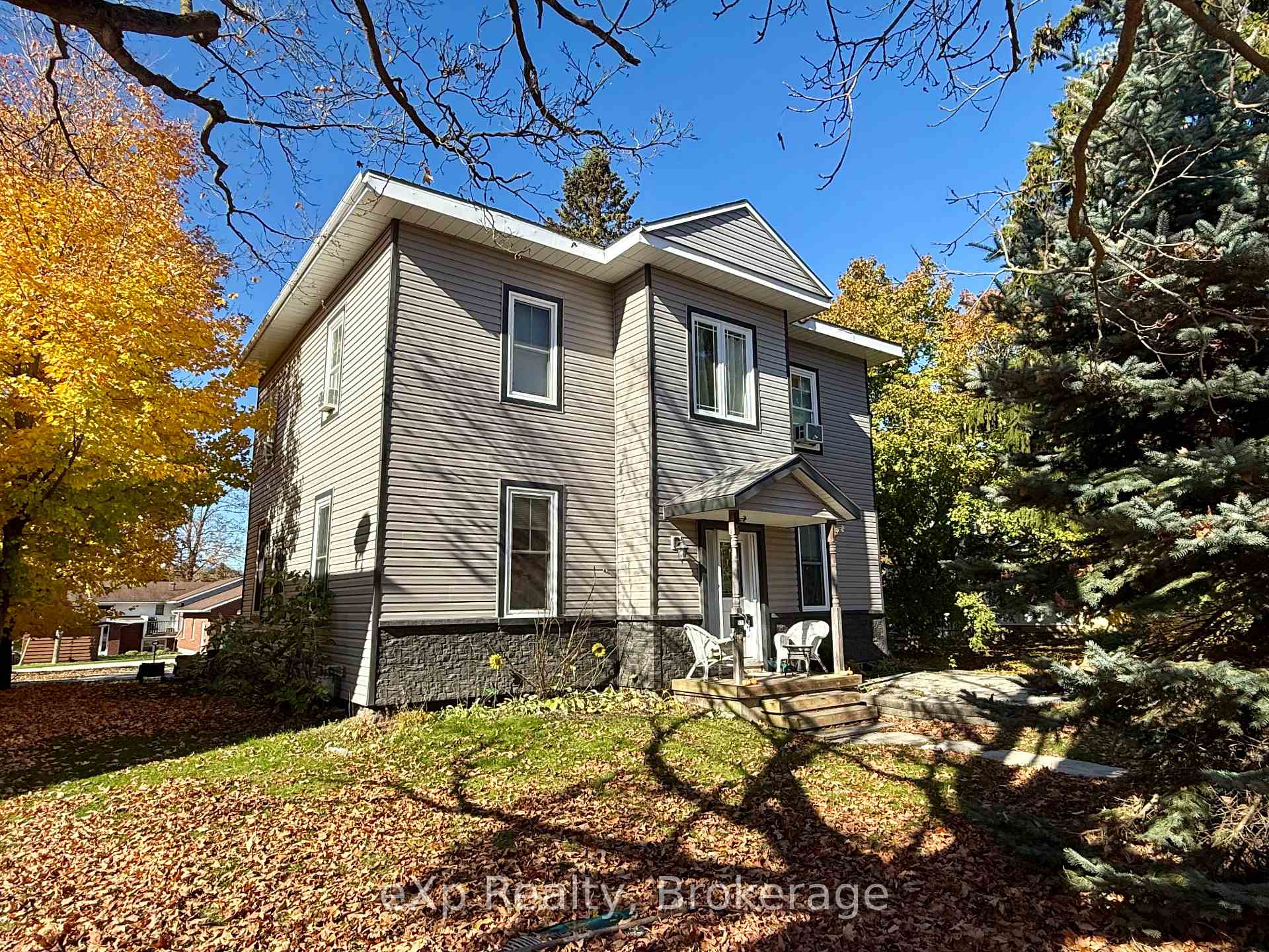 Photo 5 of 511 Colborne Street S, Brockton — HOMEH