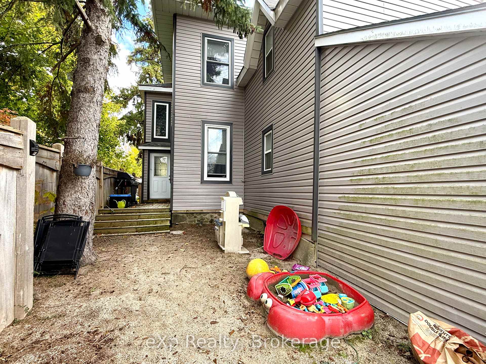 Photo 26 of 511 Colborne Street S, Brockton — HOMEH