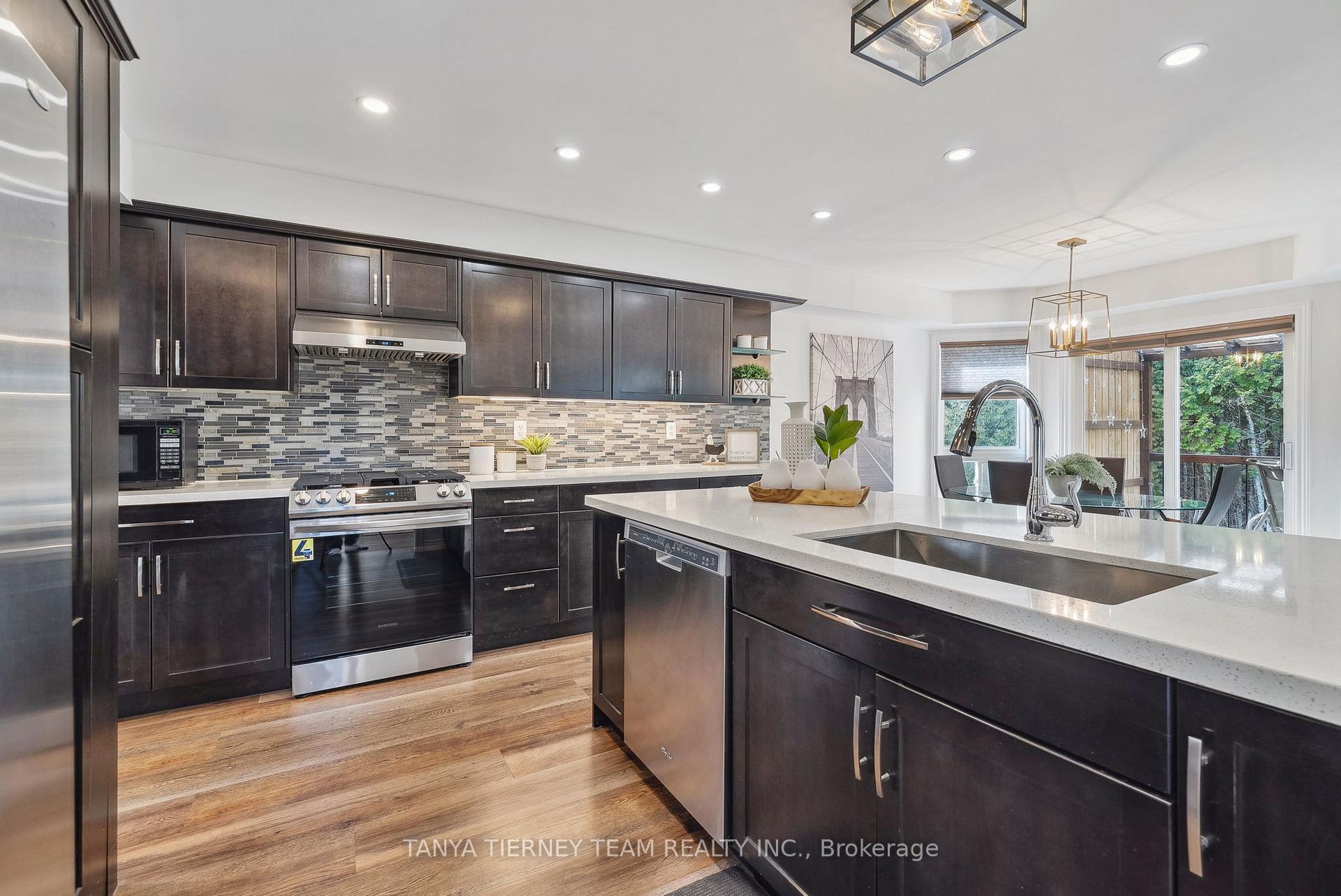 Photo 12 of 170 Sleeman Square, Clarington, Courtice — HOMEH