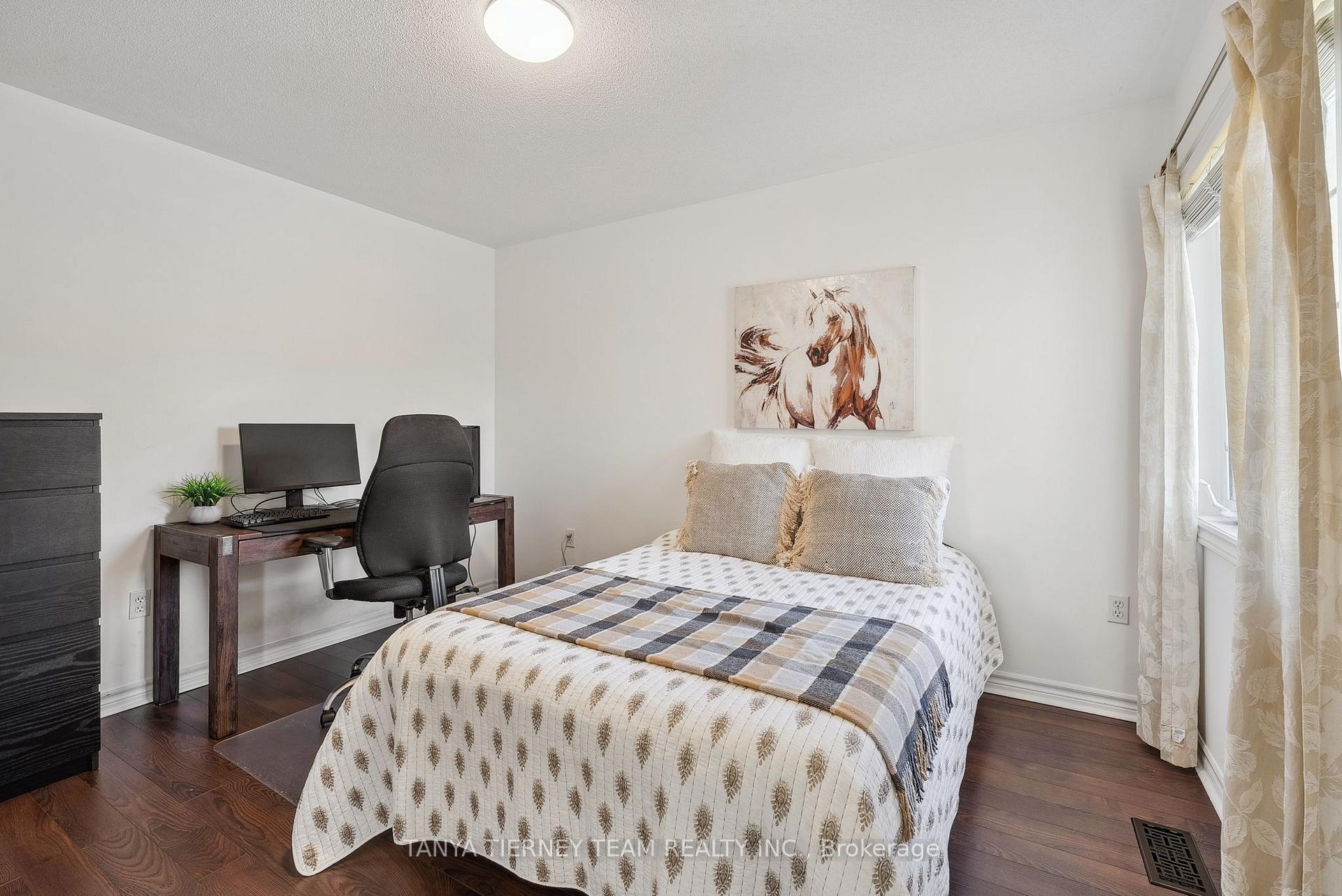 Photo 30 of 170 Sleeman Square, Clarington, Courtice — HOMEH