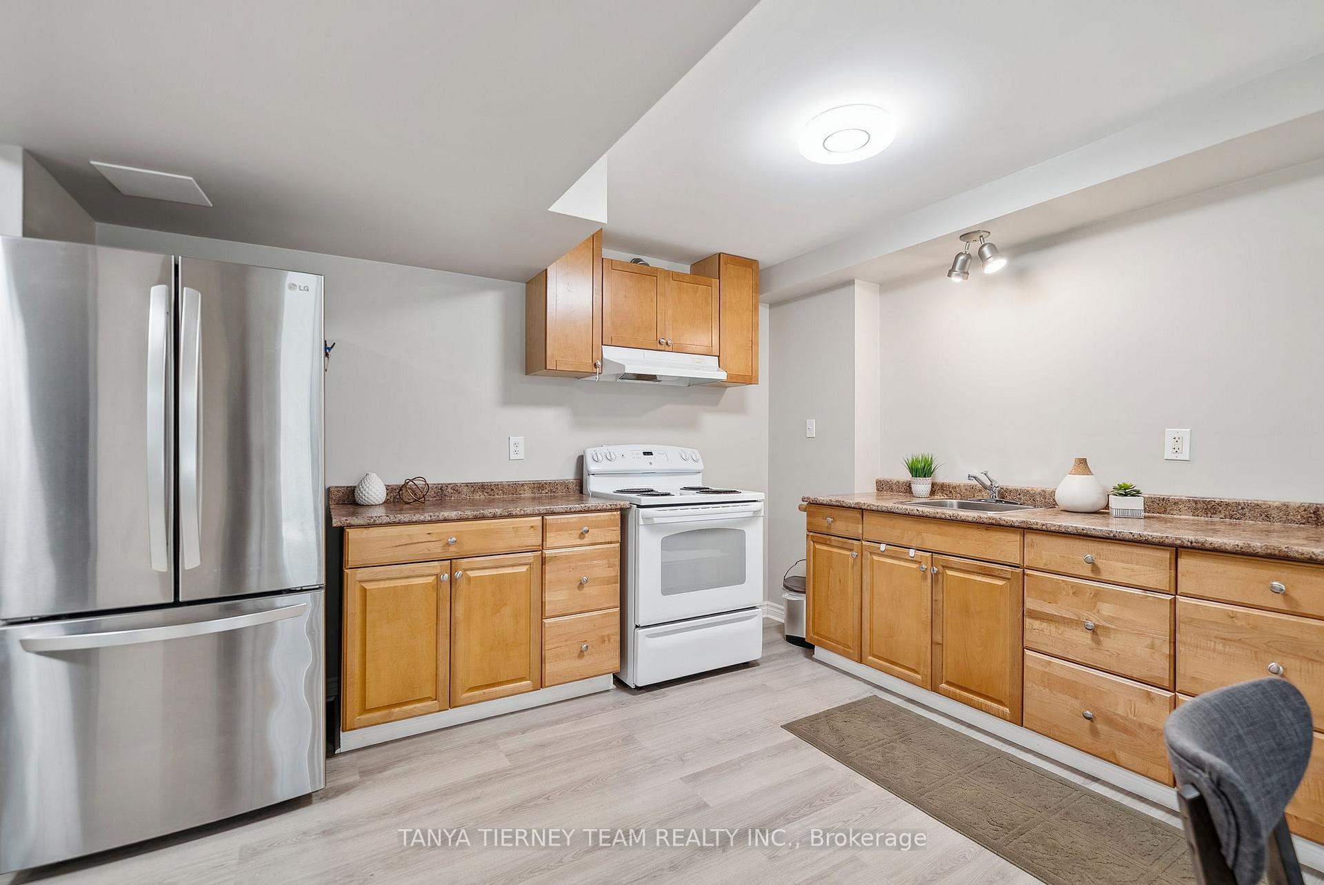 Photo 35 of 170 Sleeman Square, Clarington, Courtice — HOMEH