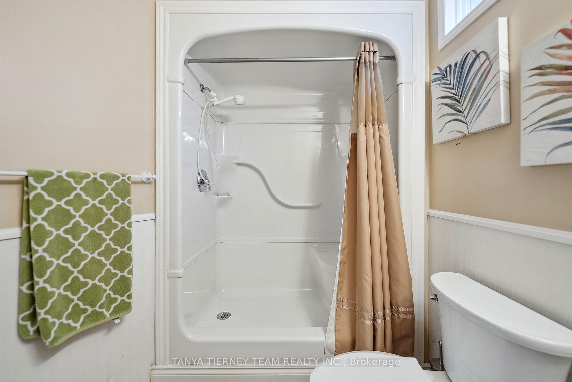 Photo 40 of 170 Sleeman Square, Clarington, Courtice — HOMEH