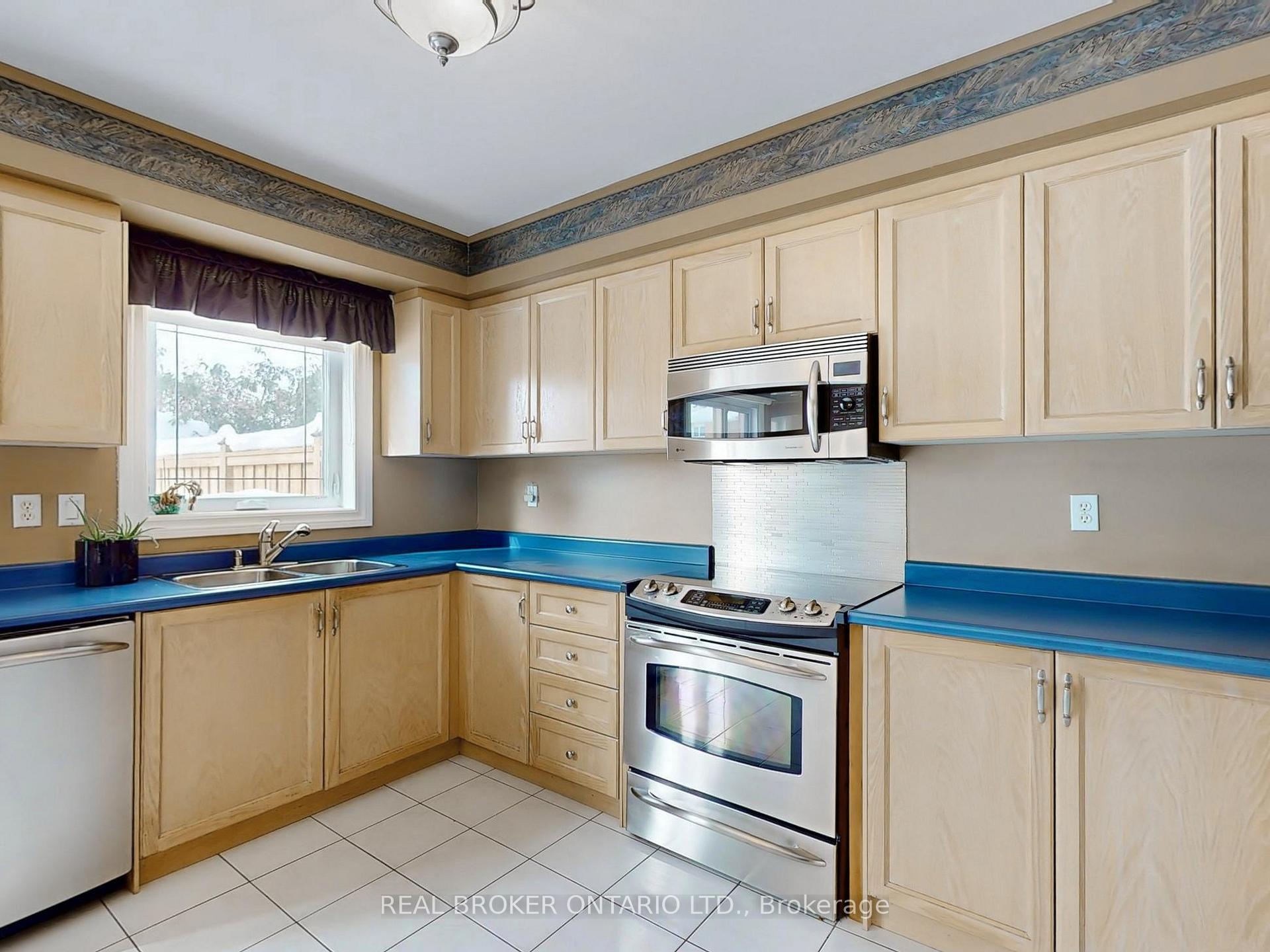 Photo 11 of 24 Highmore Avenue, Caledon, Bolton East — HOMEH