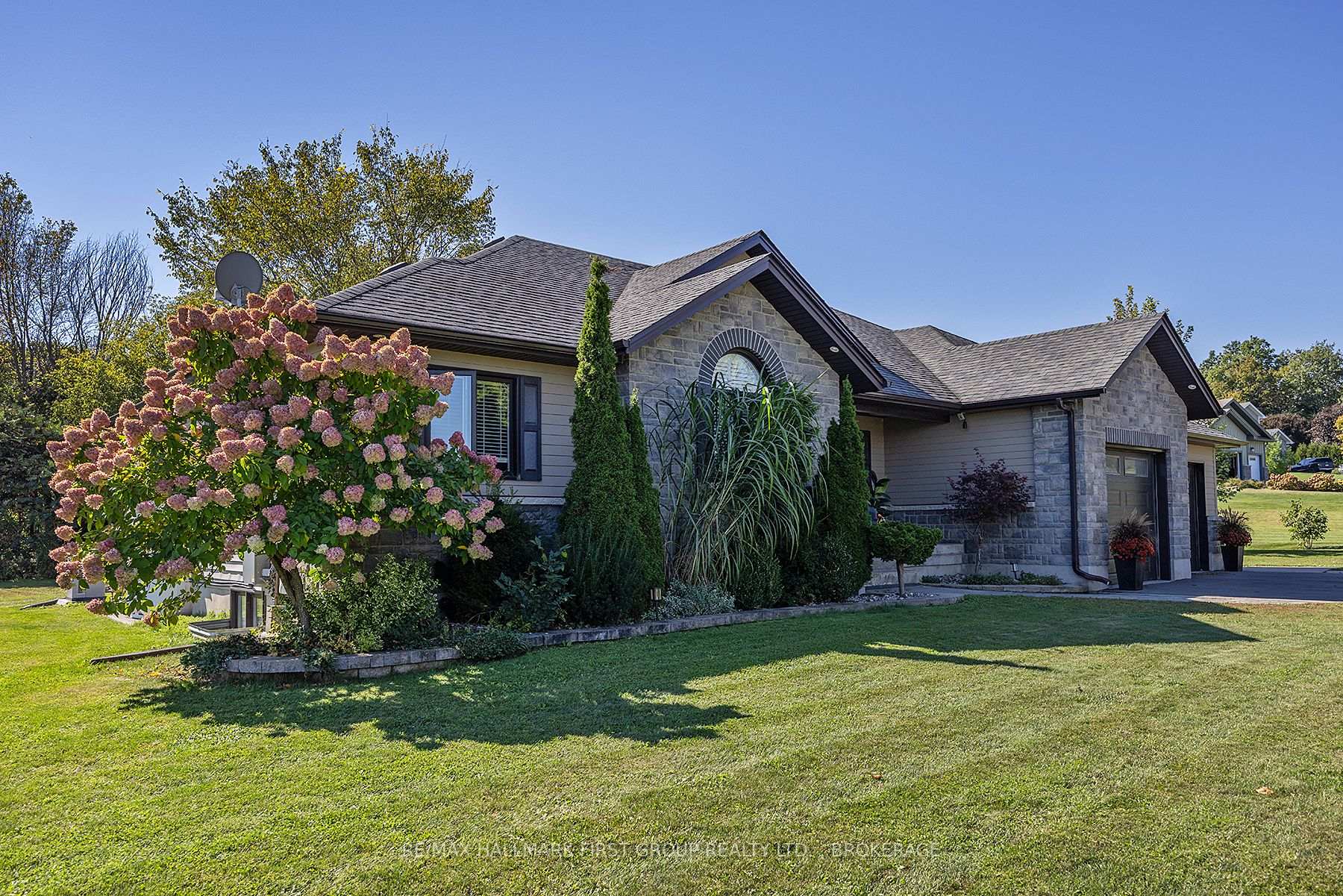 Photo 1 of 1036 Kam Avenue, Frontenac, Frontenac South — HOMEH