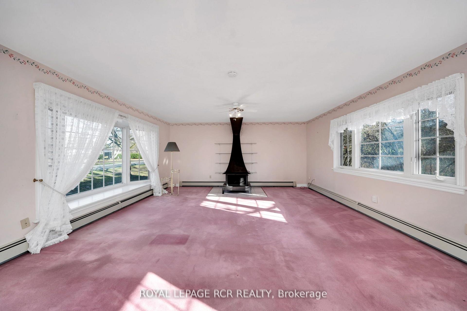 Photo 6 of 33 Pine Avenue, Caledon, Palgrave — HOMEH